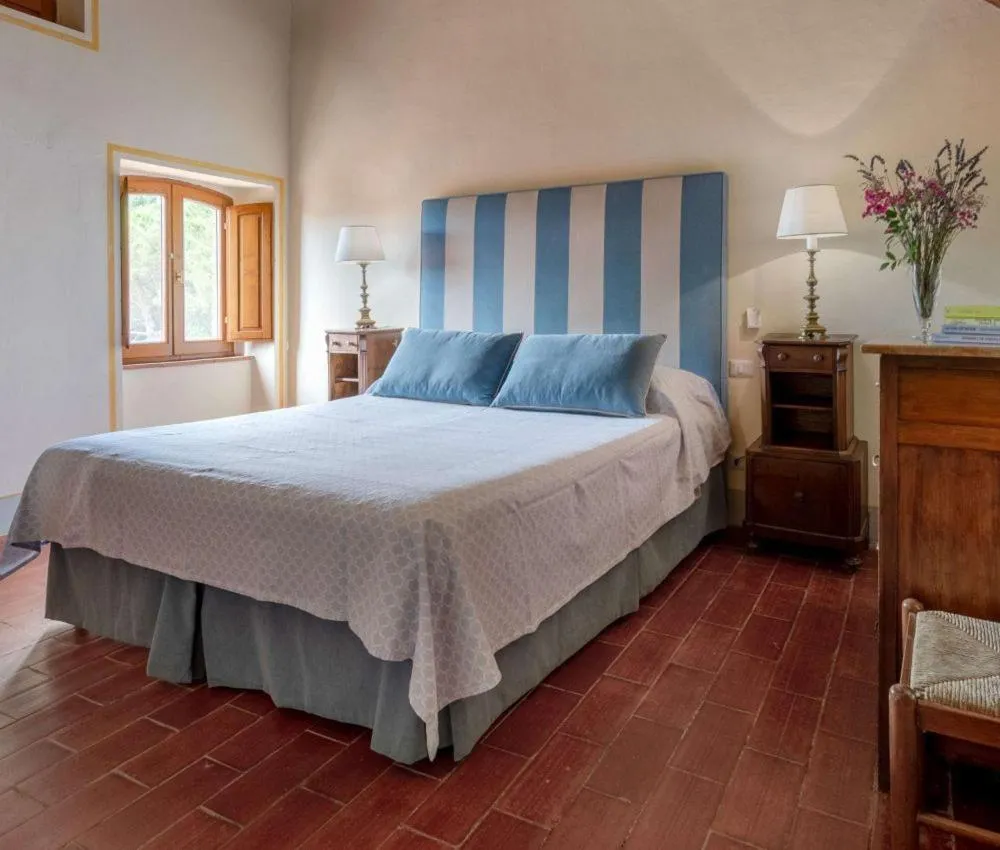 Bed in Villa Le Barone