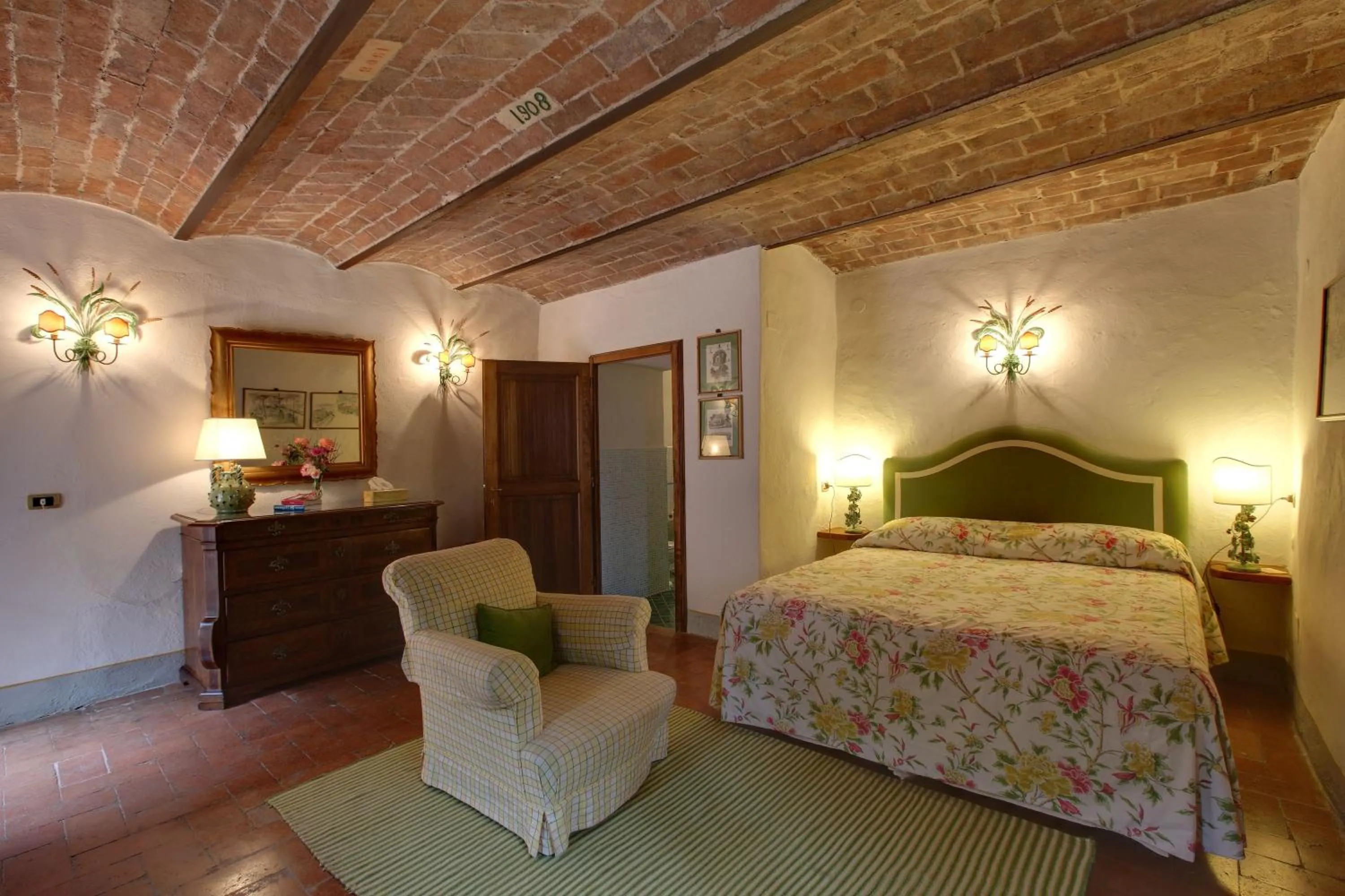 Photo of the whole room, Bed in Villa Le Barone