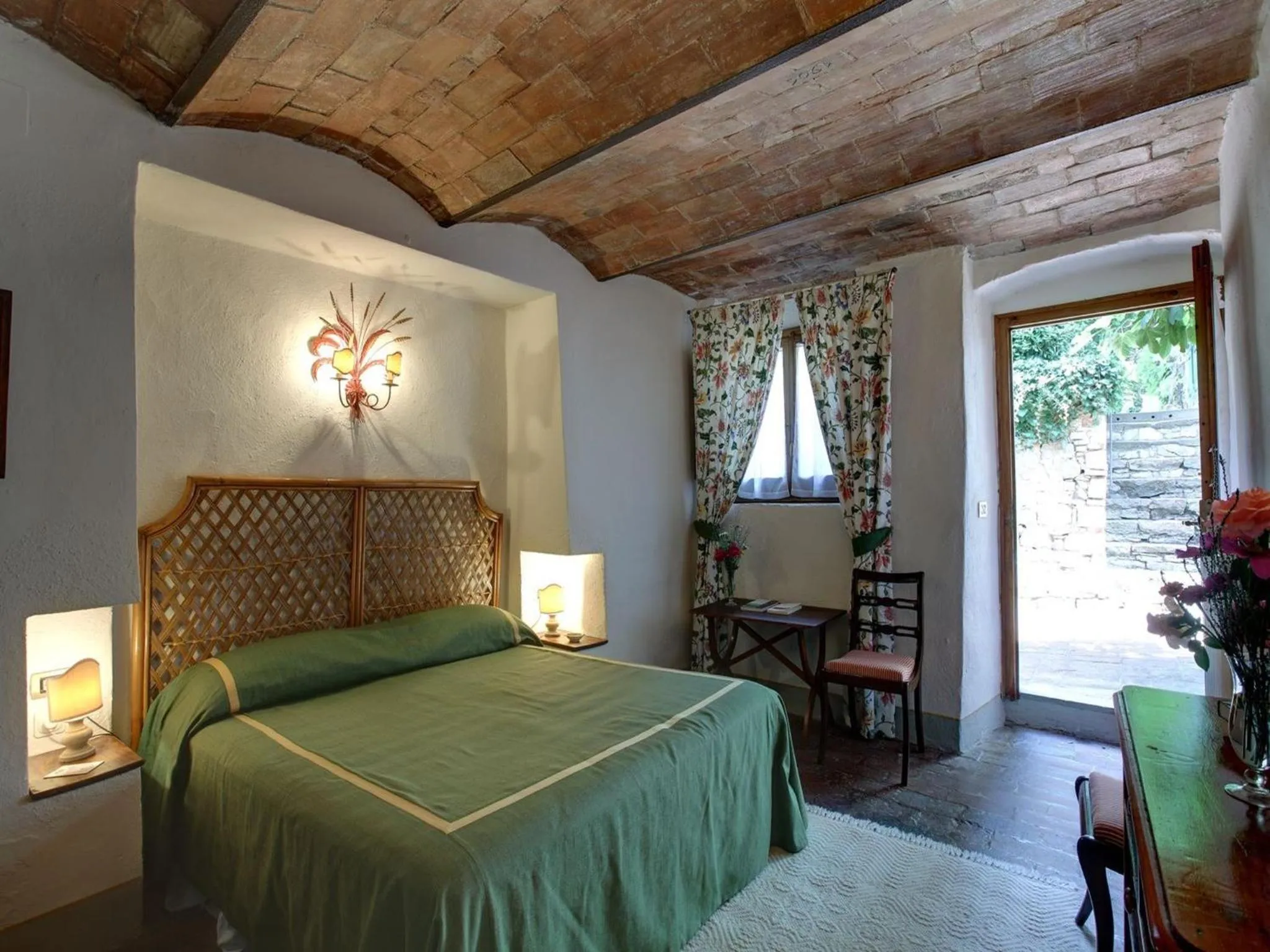 Bed in Villa Le Barone