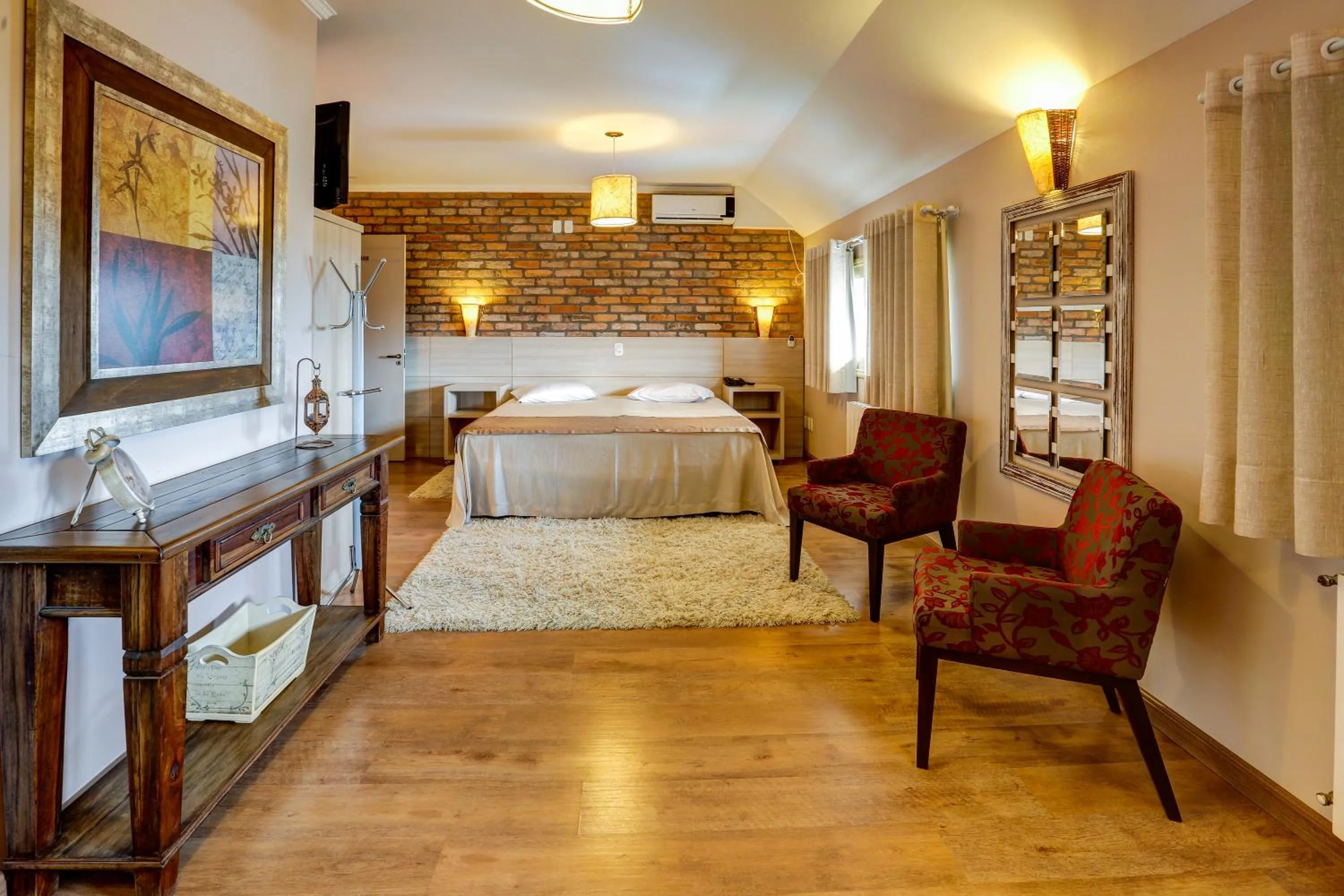 Photo of the whole room, Bed in Di Capri Hotel