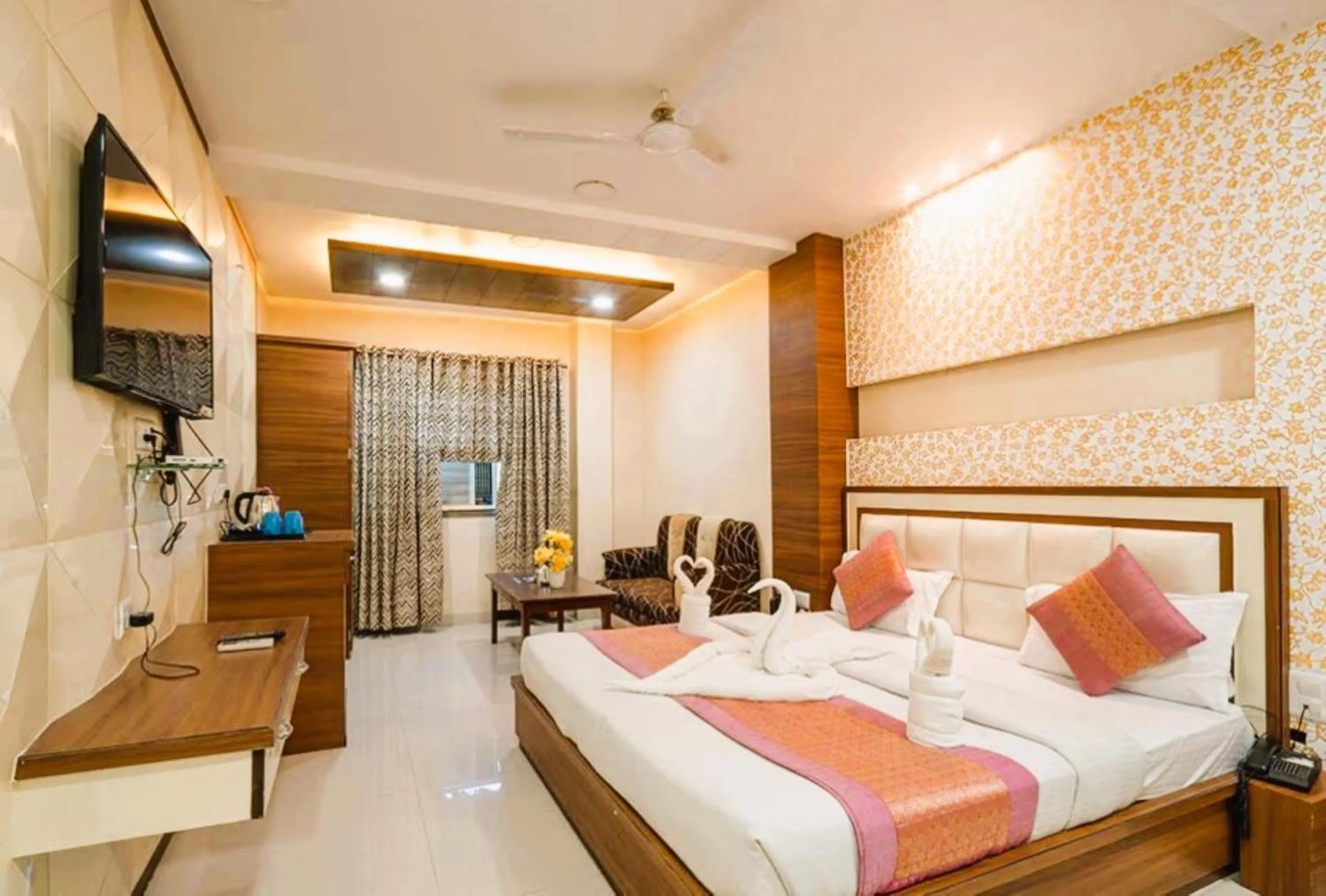 Bed in Hotel Manas Continental Gorakhpur