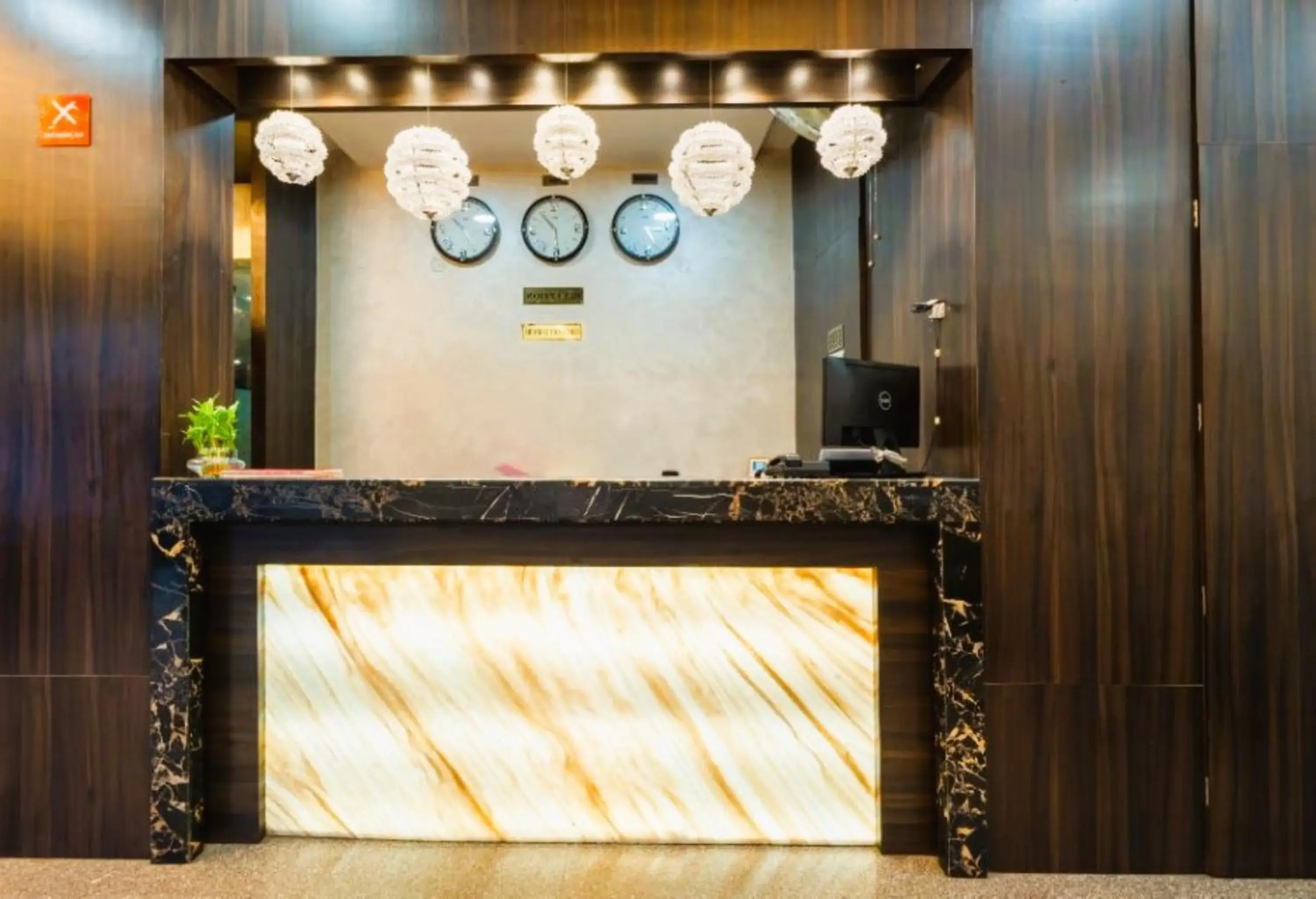 Lobby or reception in Hotel Manas Continental Gorakhpur Lobby or reception in Hotel Manas Continental Gorakhpur