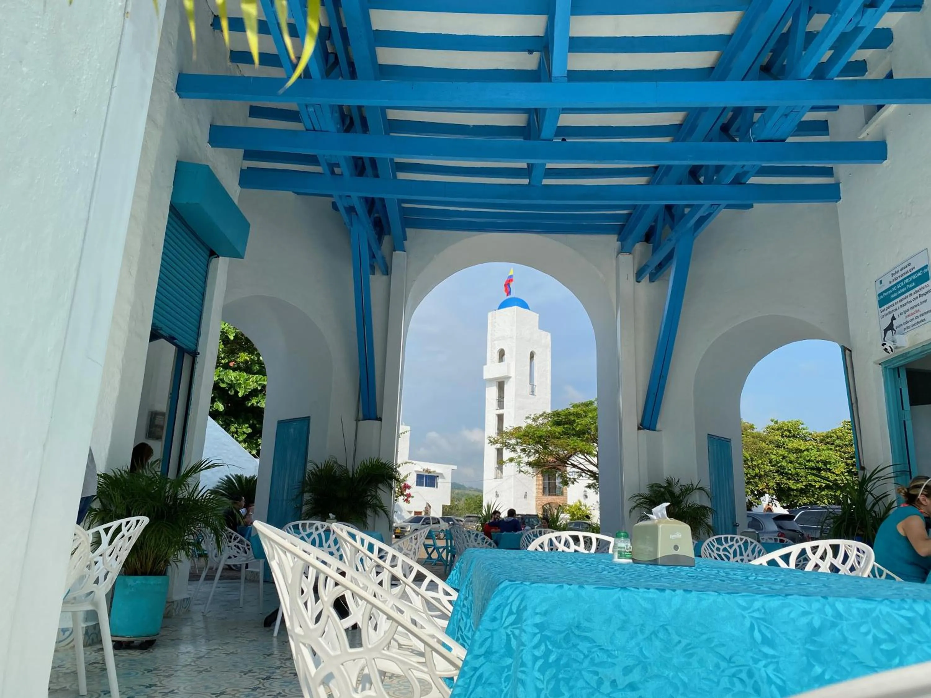 Restaurant/places to eat in Hotel Aldea Plaza
