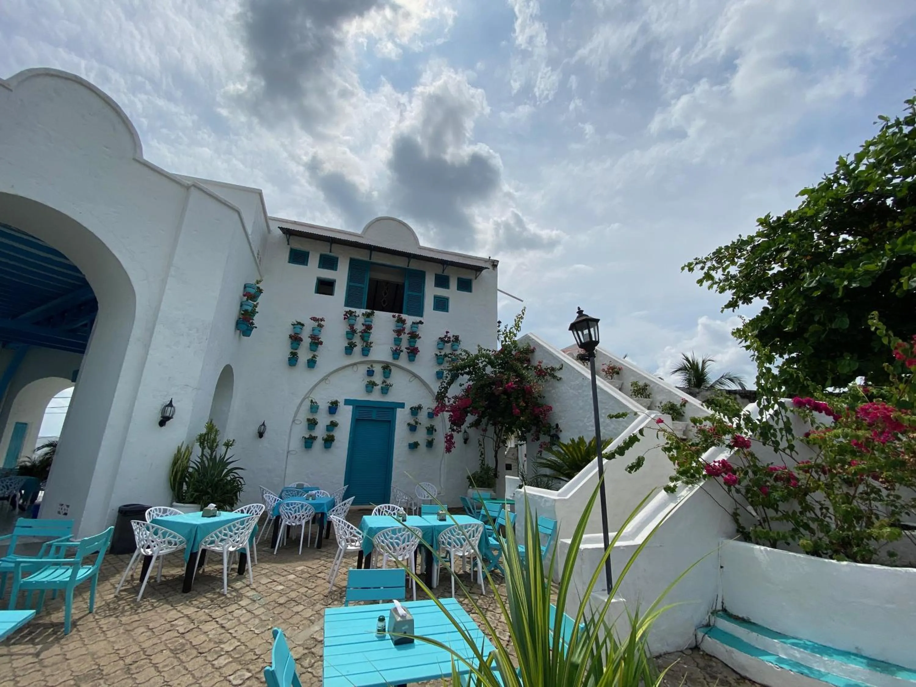 Restaurant/places to eat in Hotel Aldea Plaza