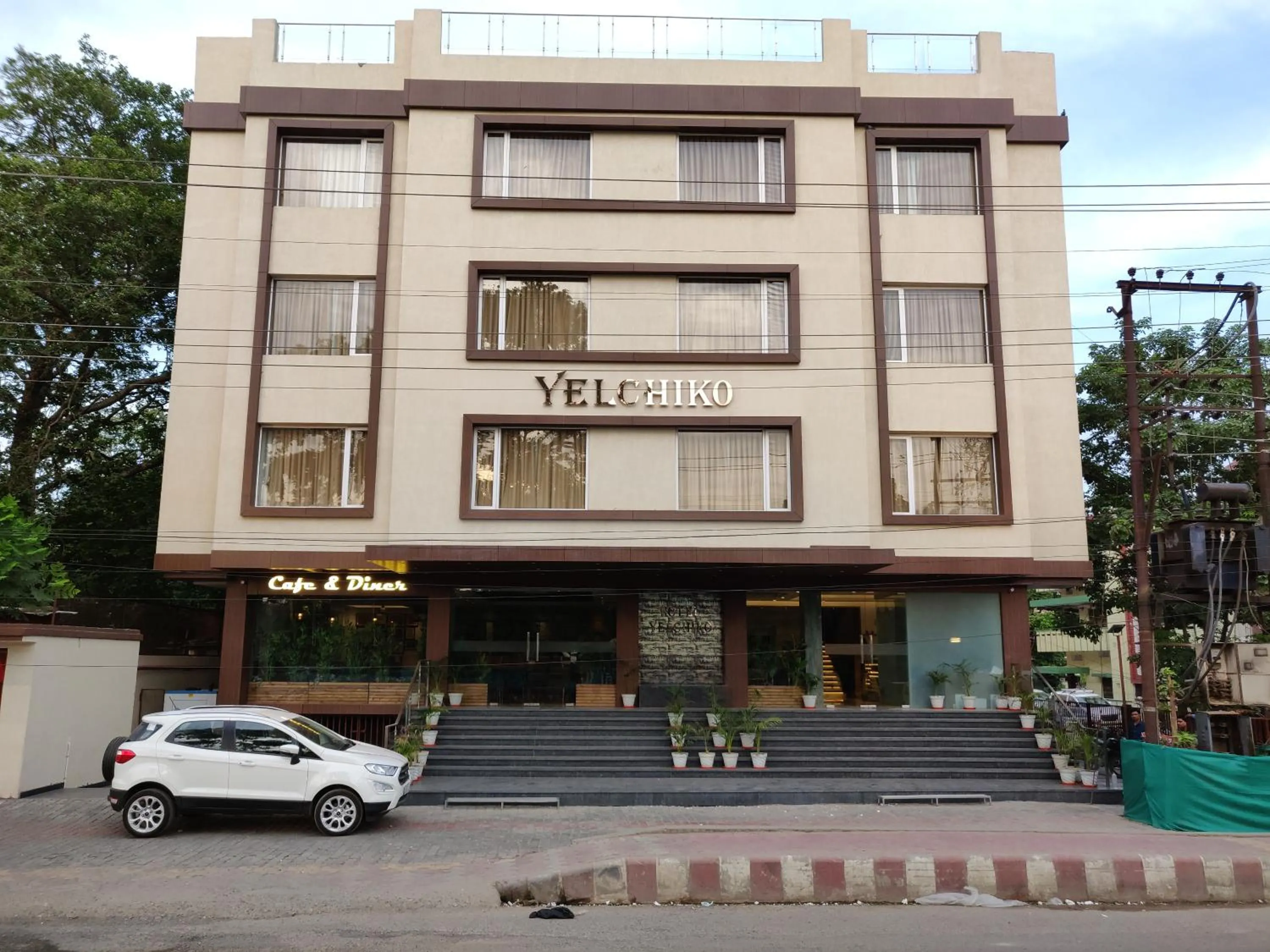Facade/entrance in Yelchiko