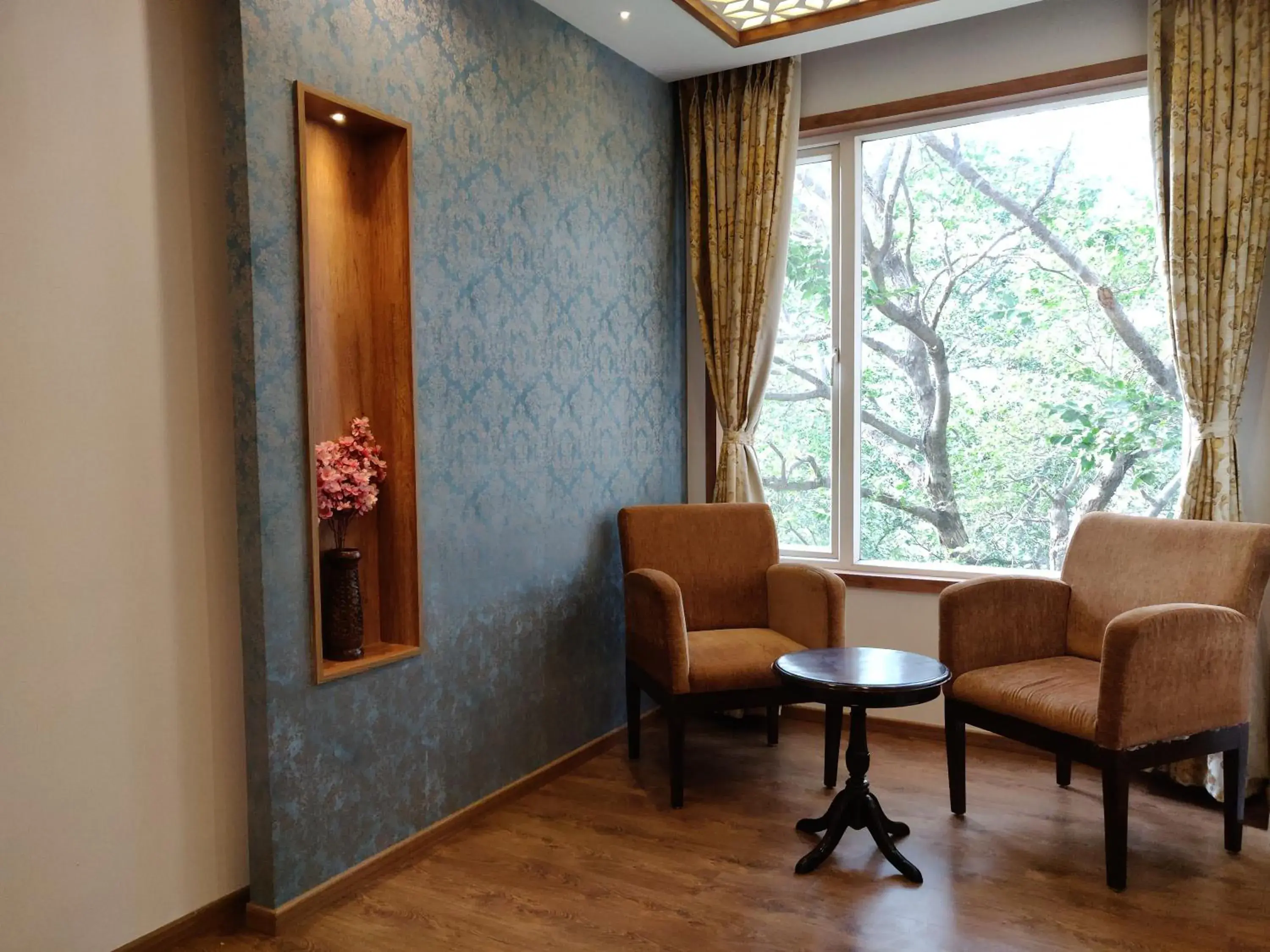 Deluxe King Room in Yelchiko Deluxe King Room in Yelchiko