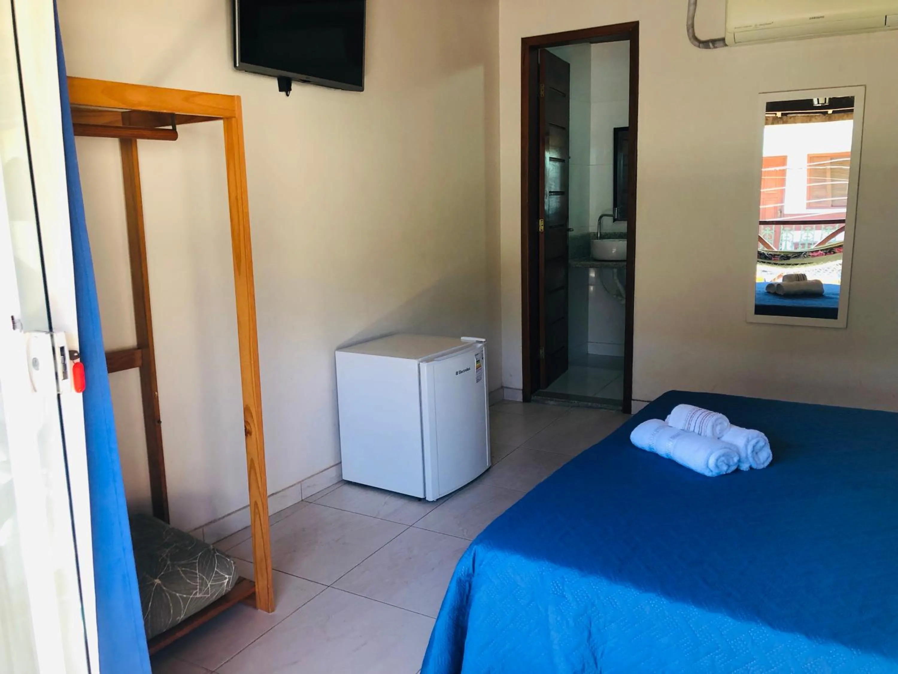 Photo of the whole room, Bed in Porto do Sol Suítes