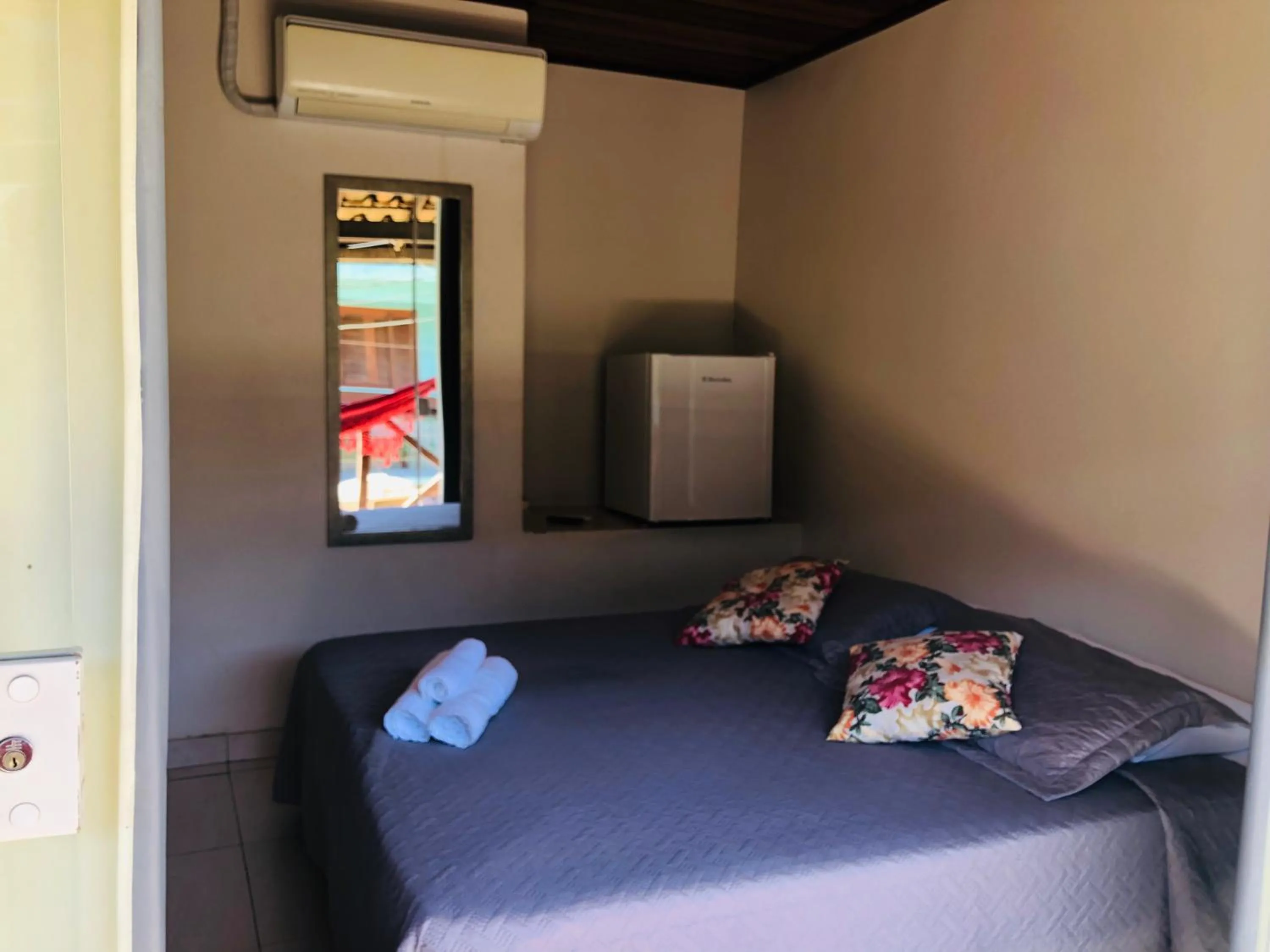 Photo of the whole room, Bed in Porto do Sol Suítes