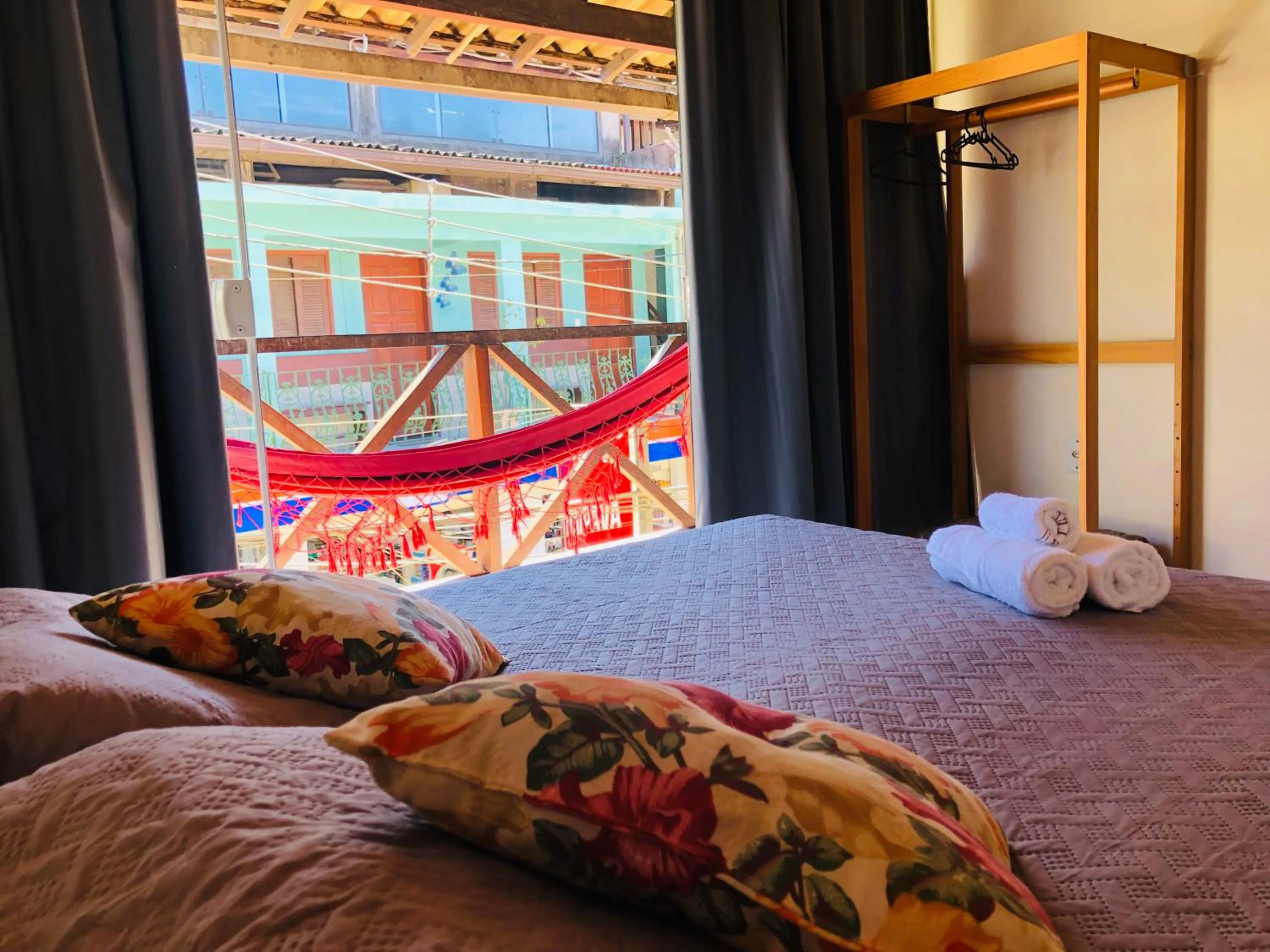 Bedroom, Bed in Porto do Sol Suítes
