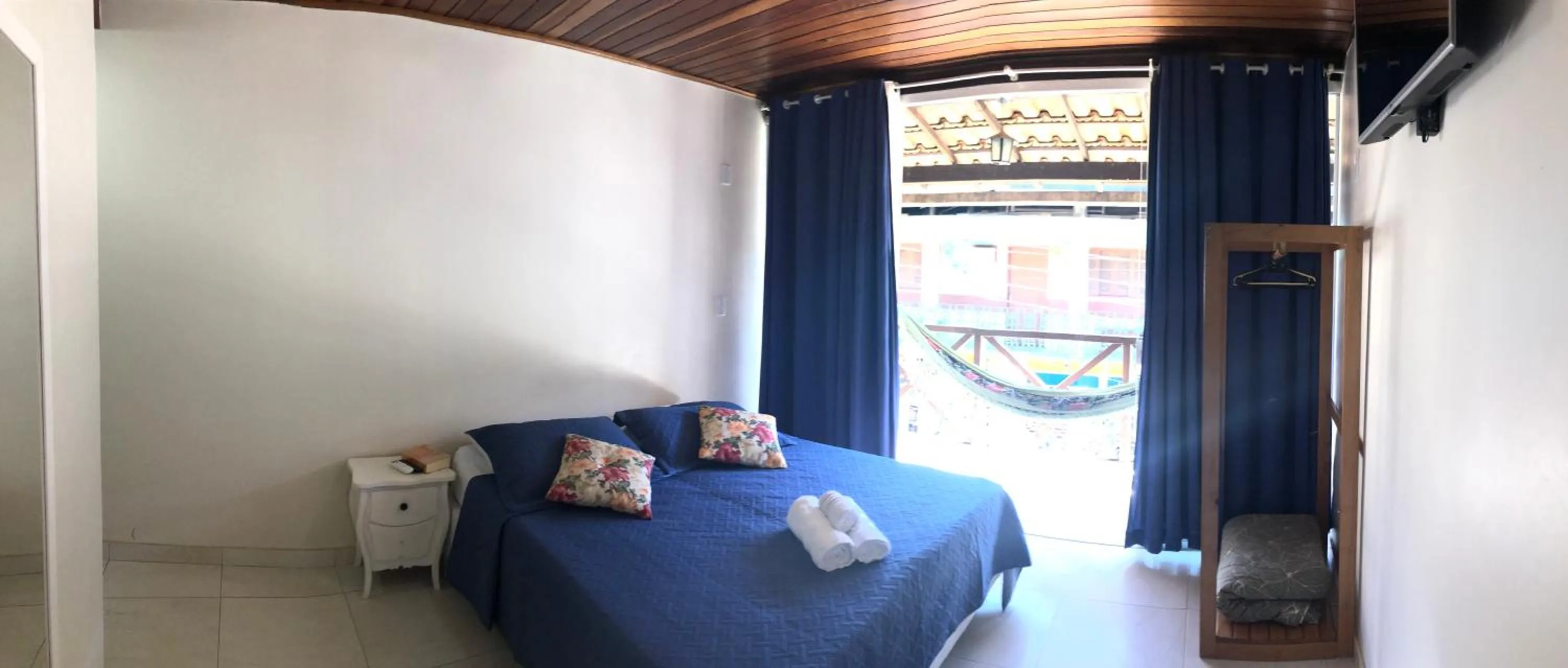 Photo of the whole room, Bed in Porto do Sol Suítes