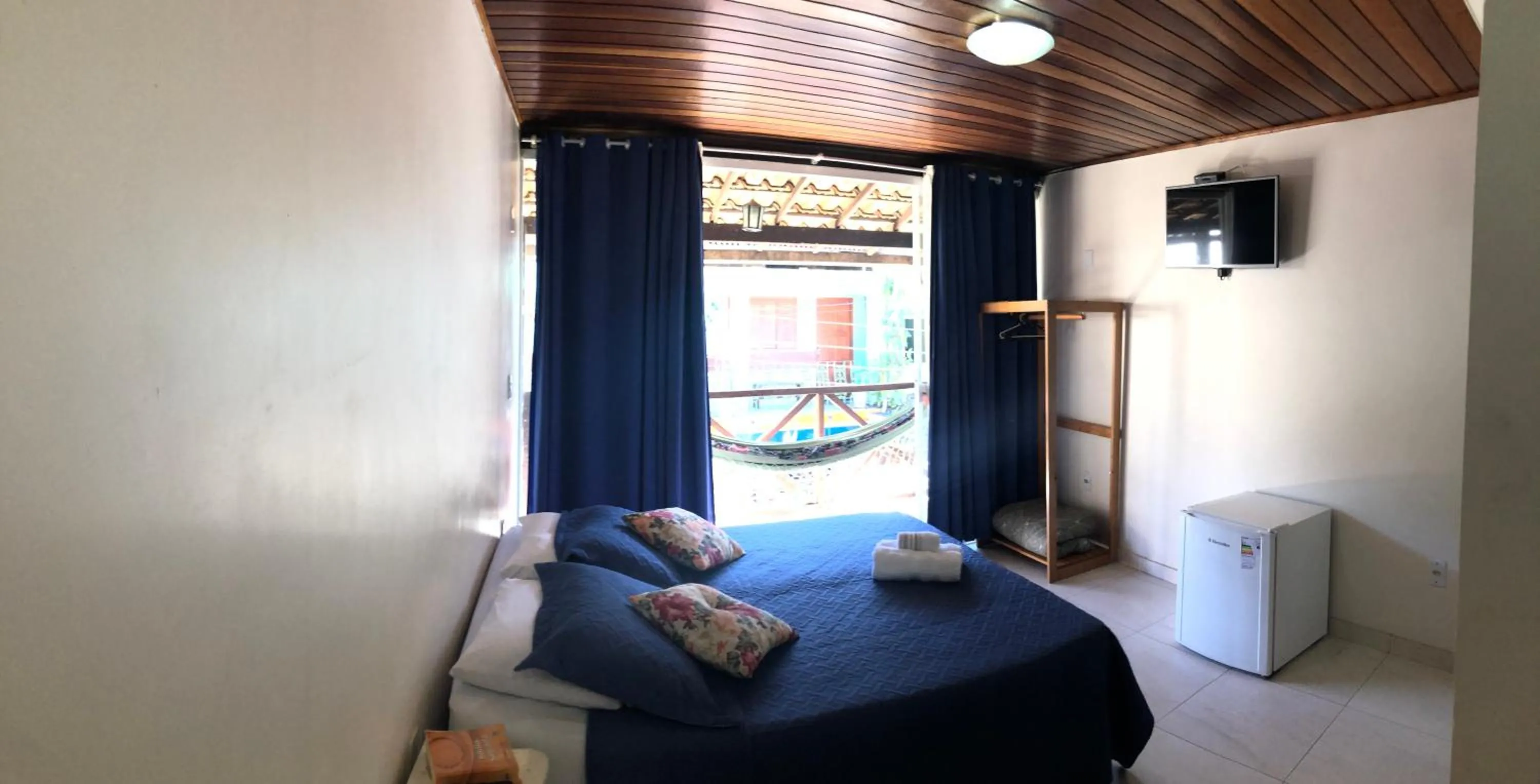 Photo of the whole room, Bed in Porto do Sol Suítes