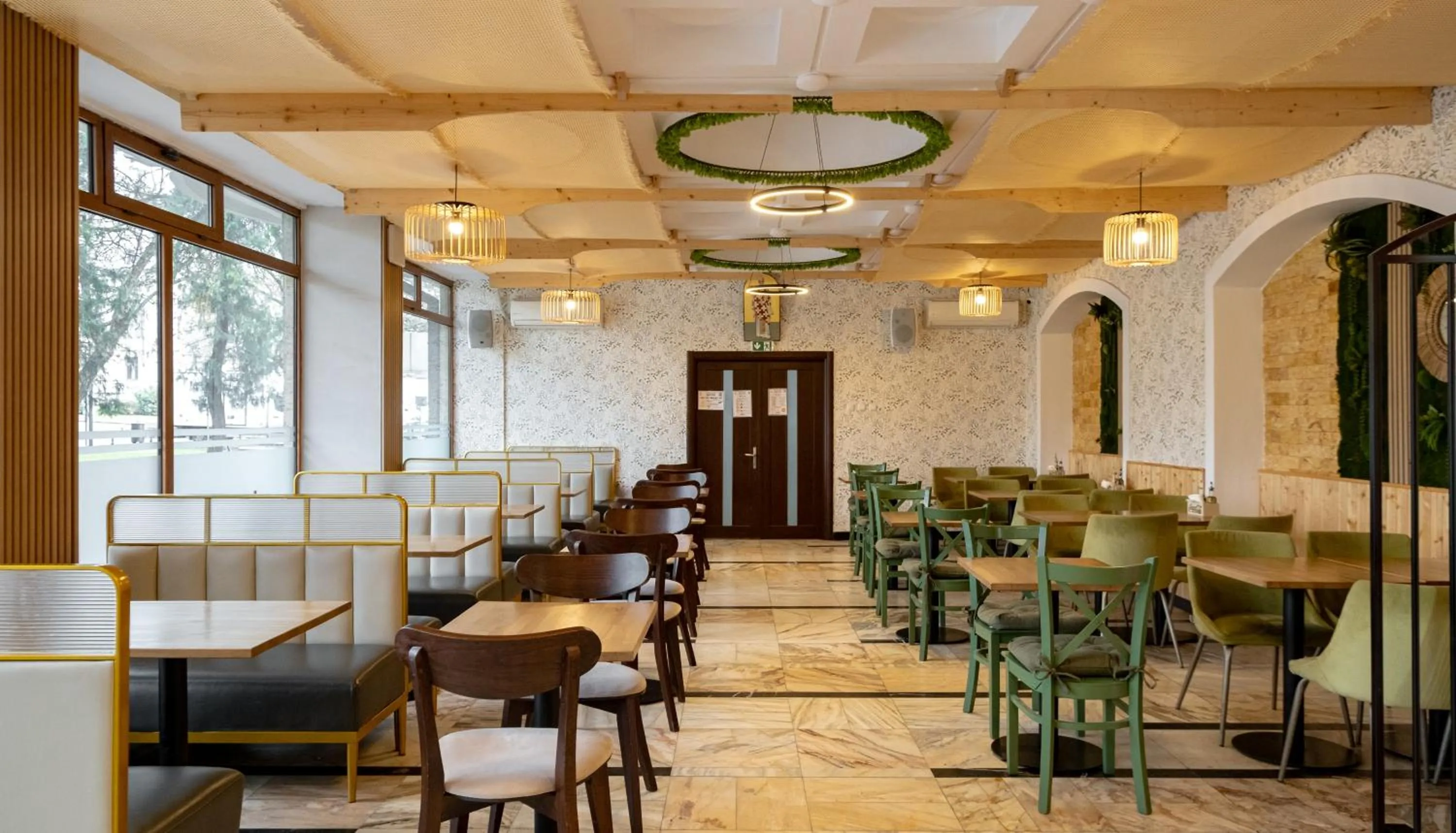 Restaurant/places to eat in Casa de Oaspeți Sfântul Nicolae