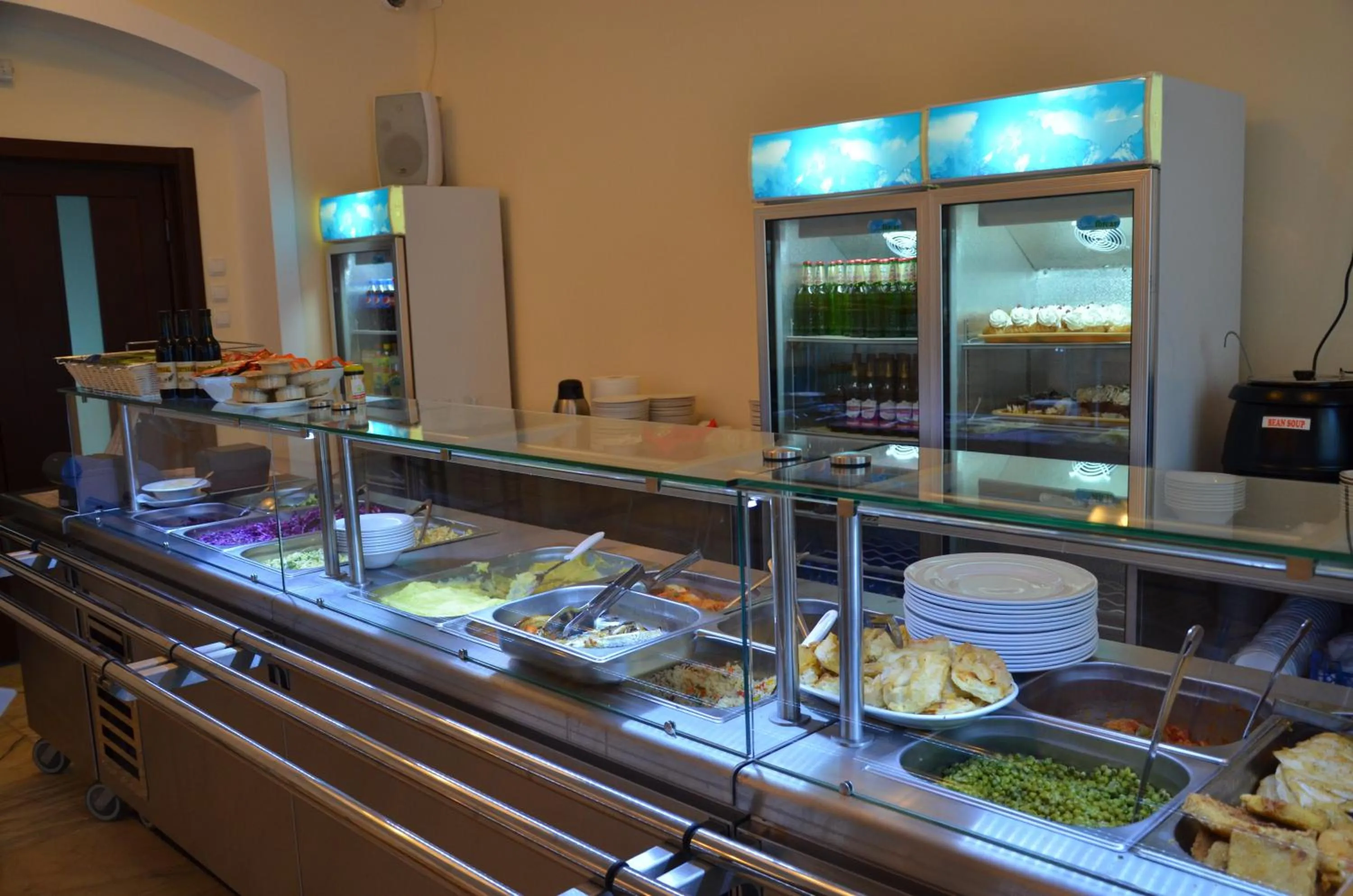 Restaurant/places to eat in Casa de Oaspeți Sfântul Nicolae