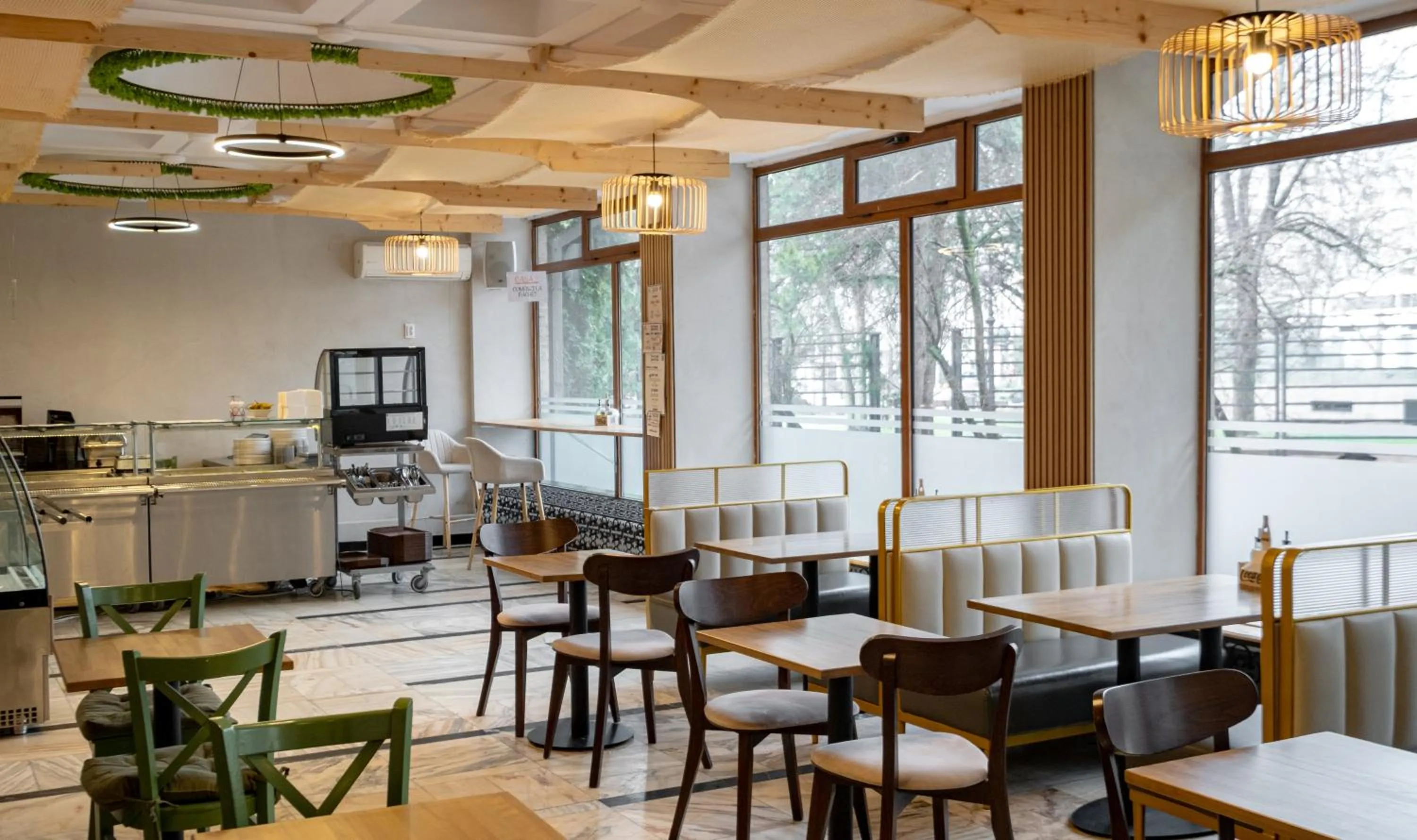 Restaurant/places to eat in Casa de Oaspeți Sfântul Nicolae