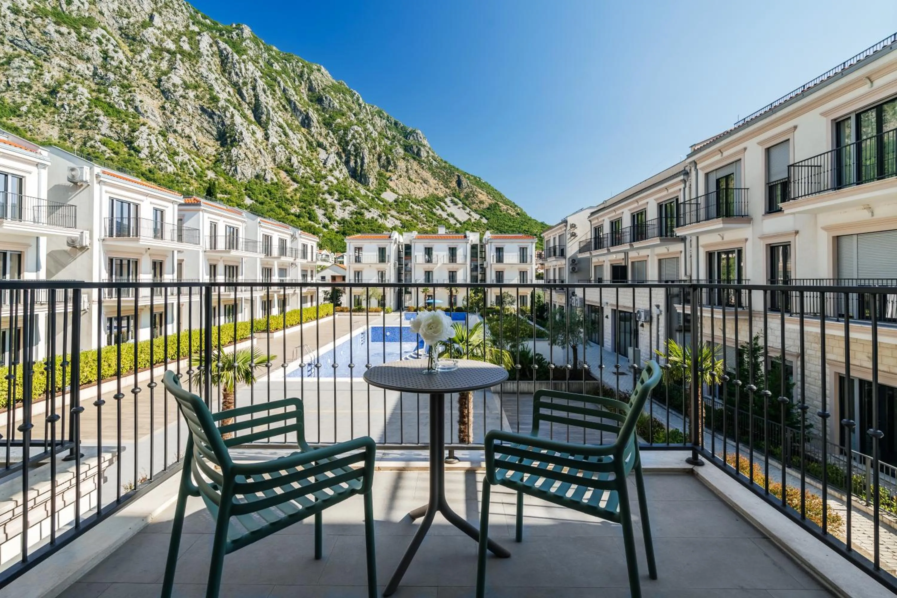 Property building in Risan Bay