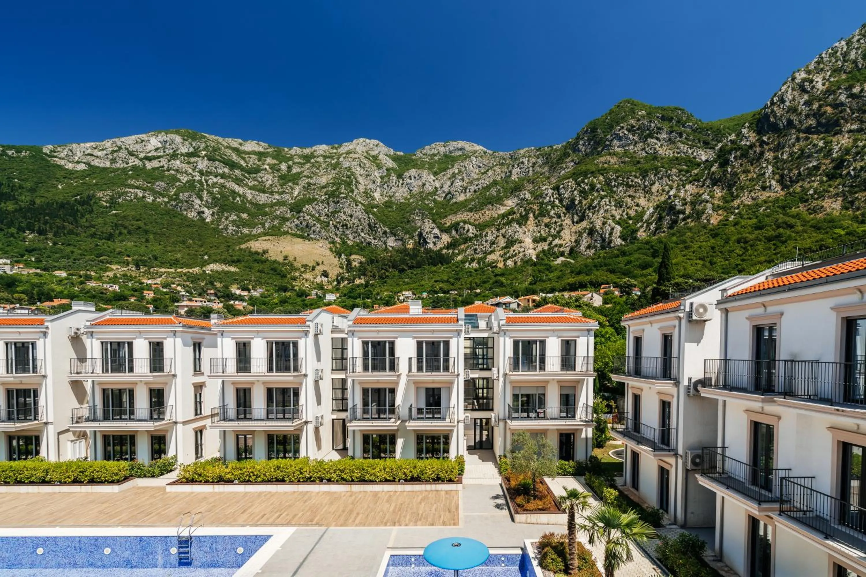 Property building in Risan Bay