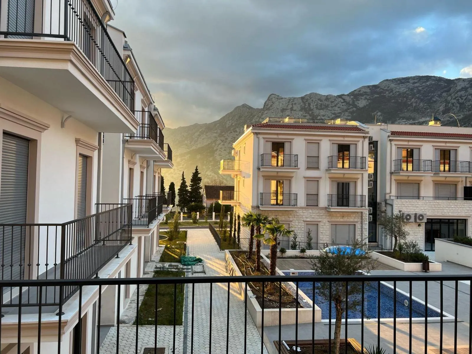 Property building in Risan Bay