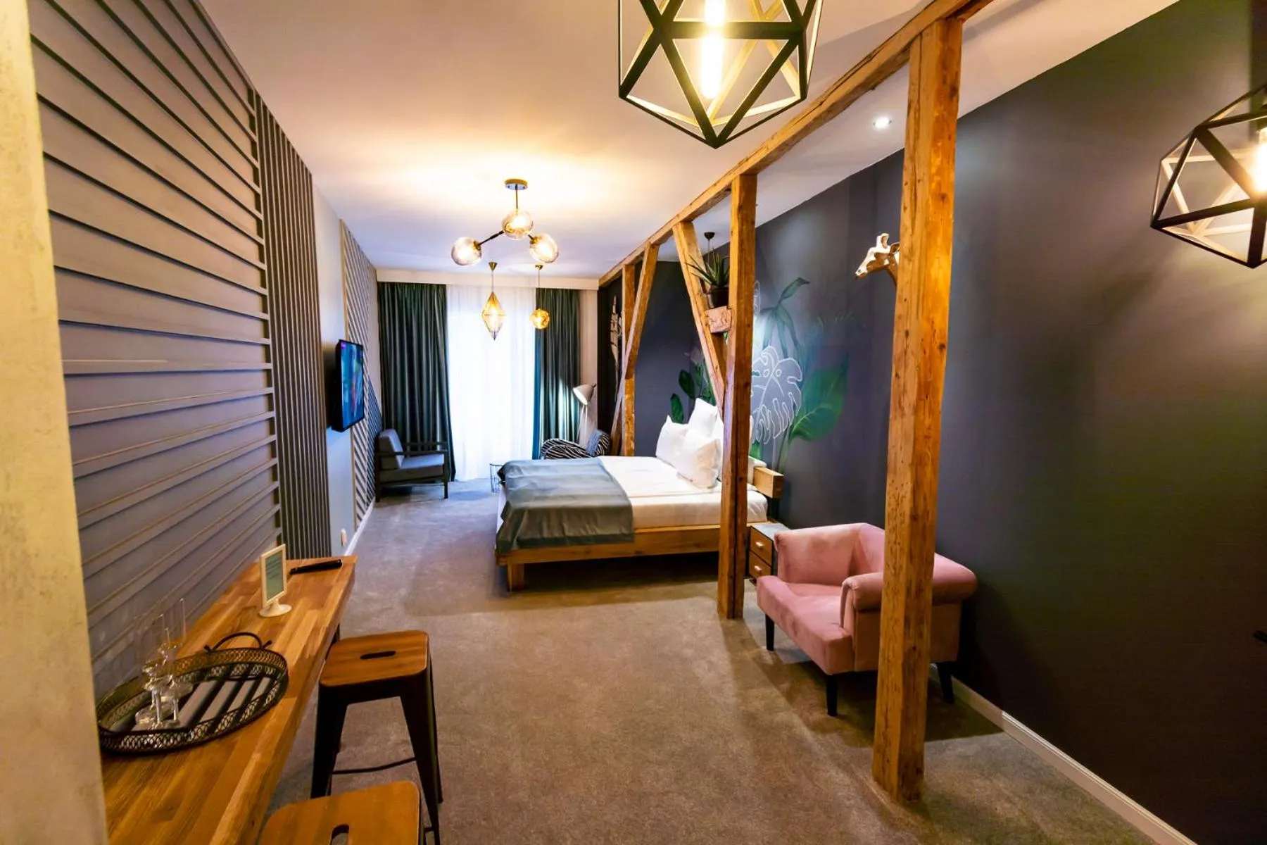 Photo of the whole room, Bed in Rabbit Hole