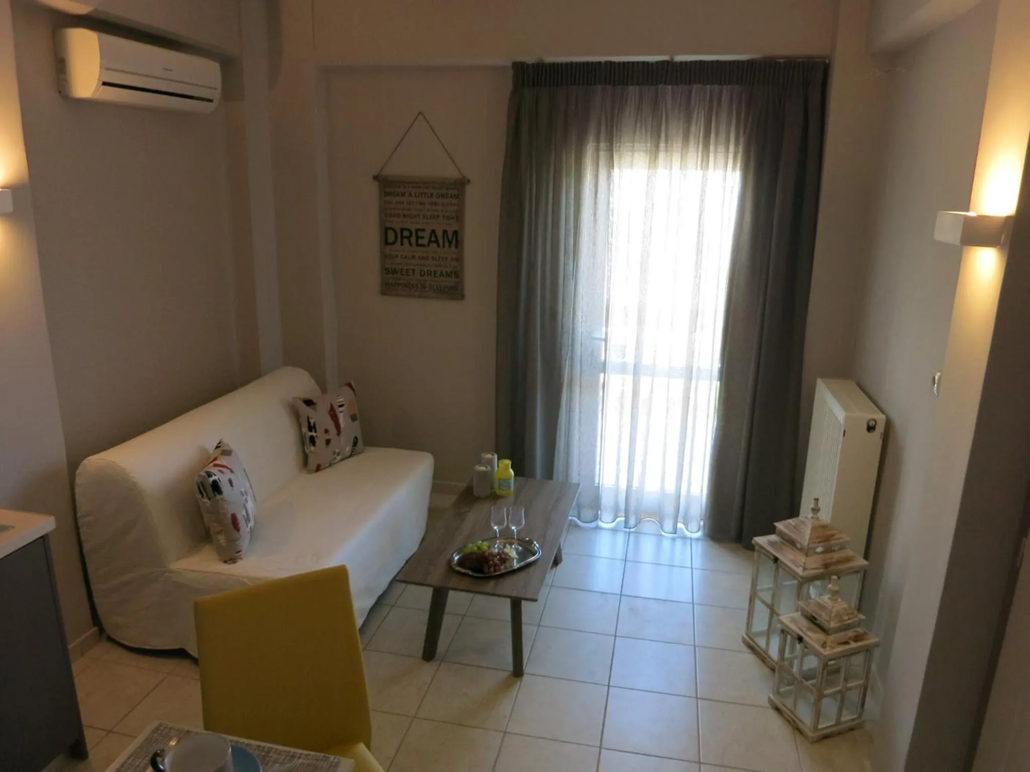 Day in Pantheon Aparthotel