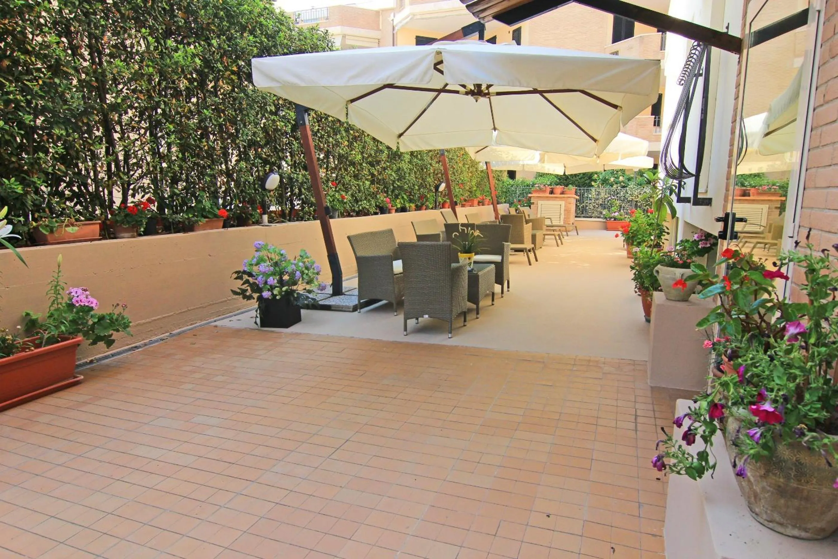Patio in Di Matteo Hotel