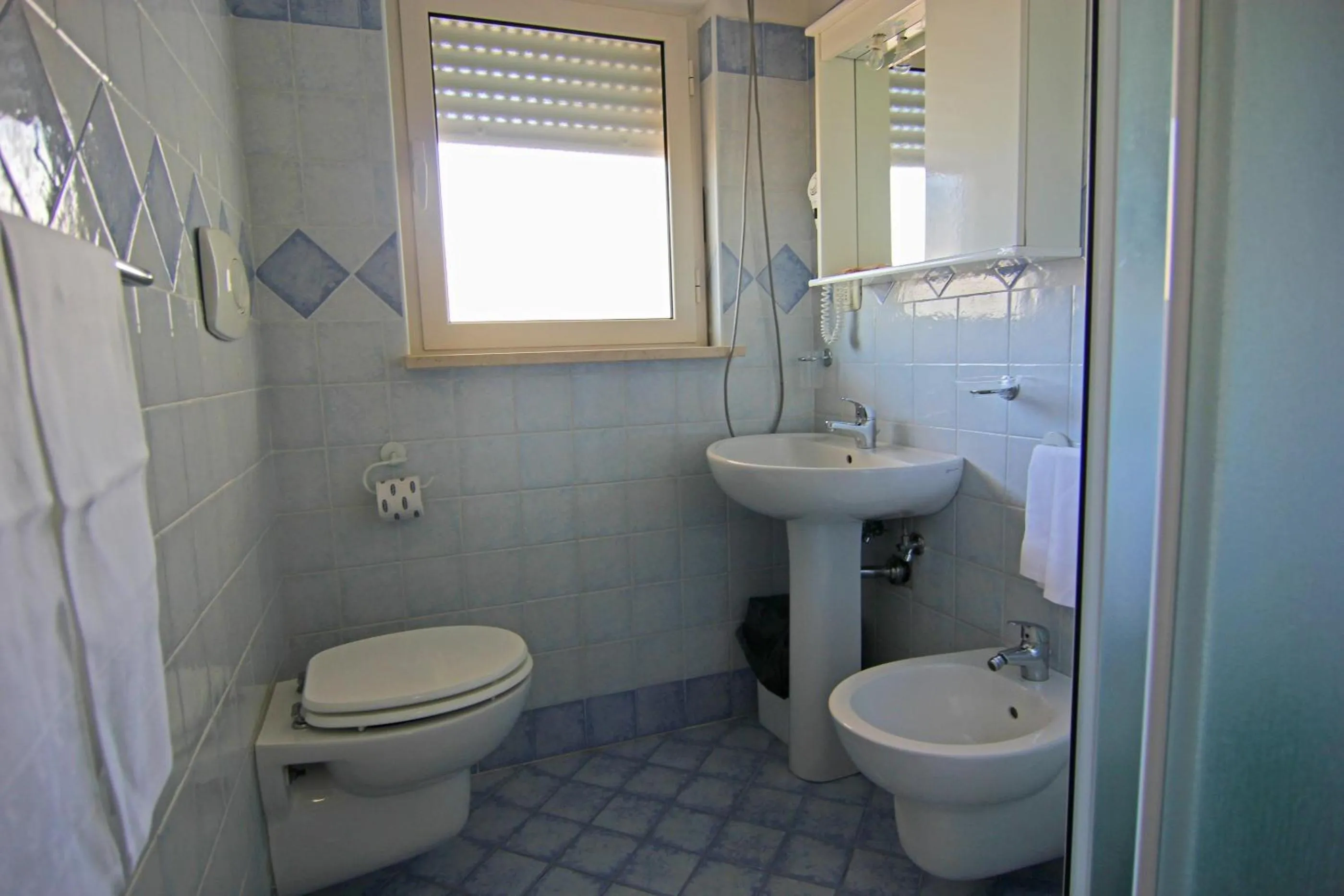Shower in Di Matteo Hotel