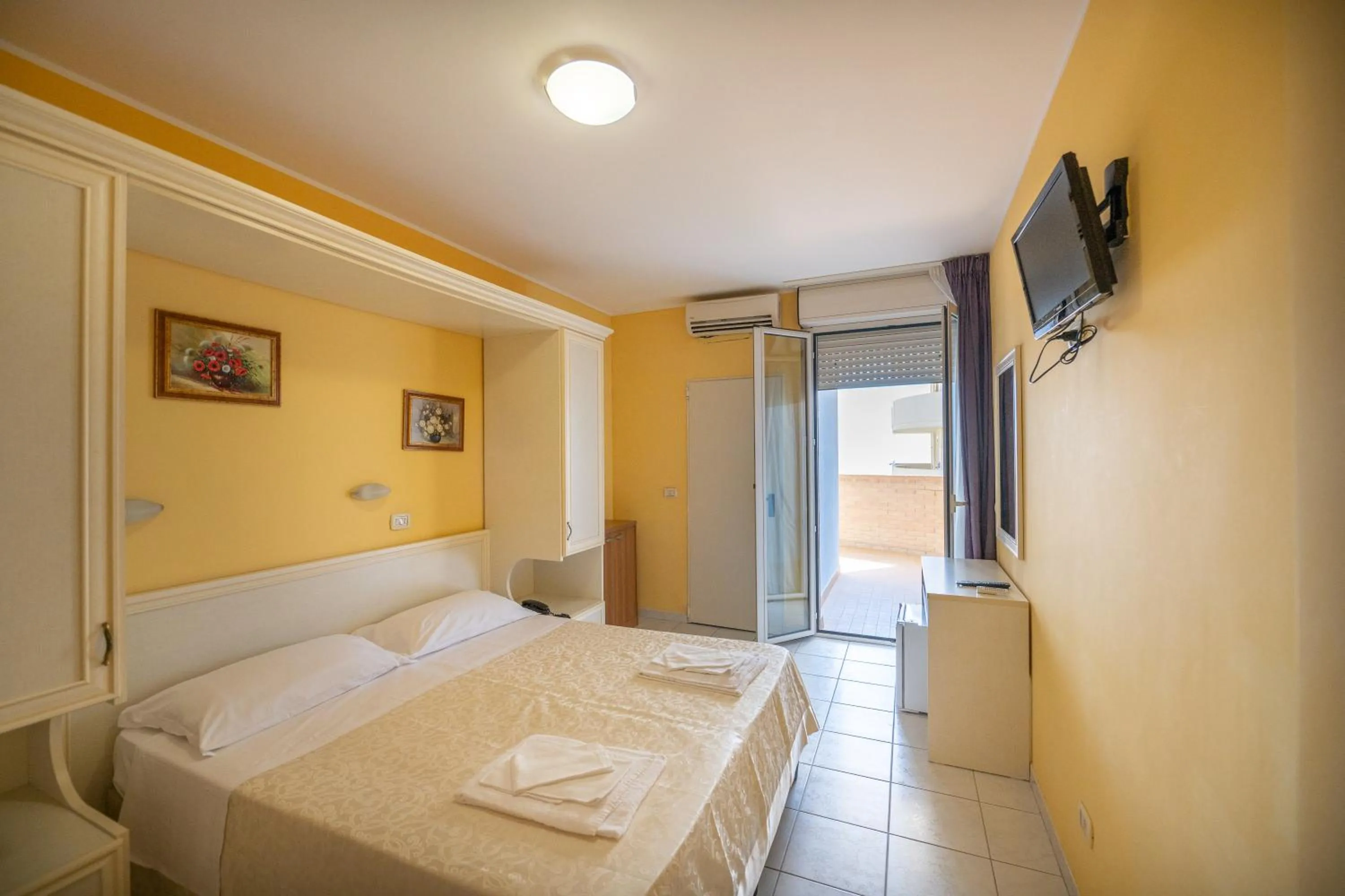 Bed in Di Matteo Hotel
