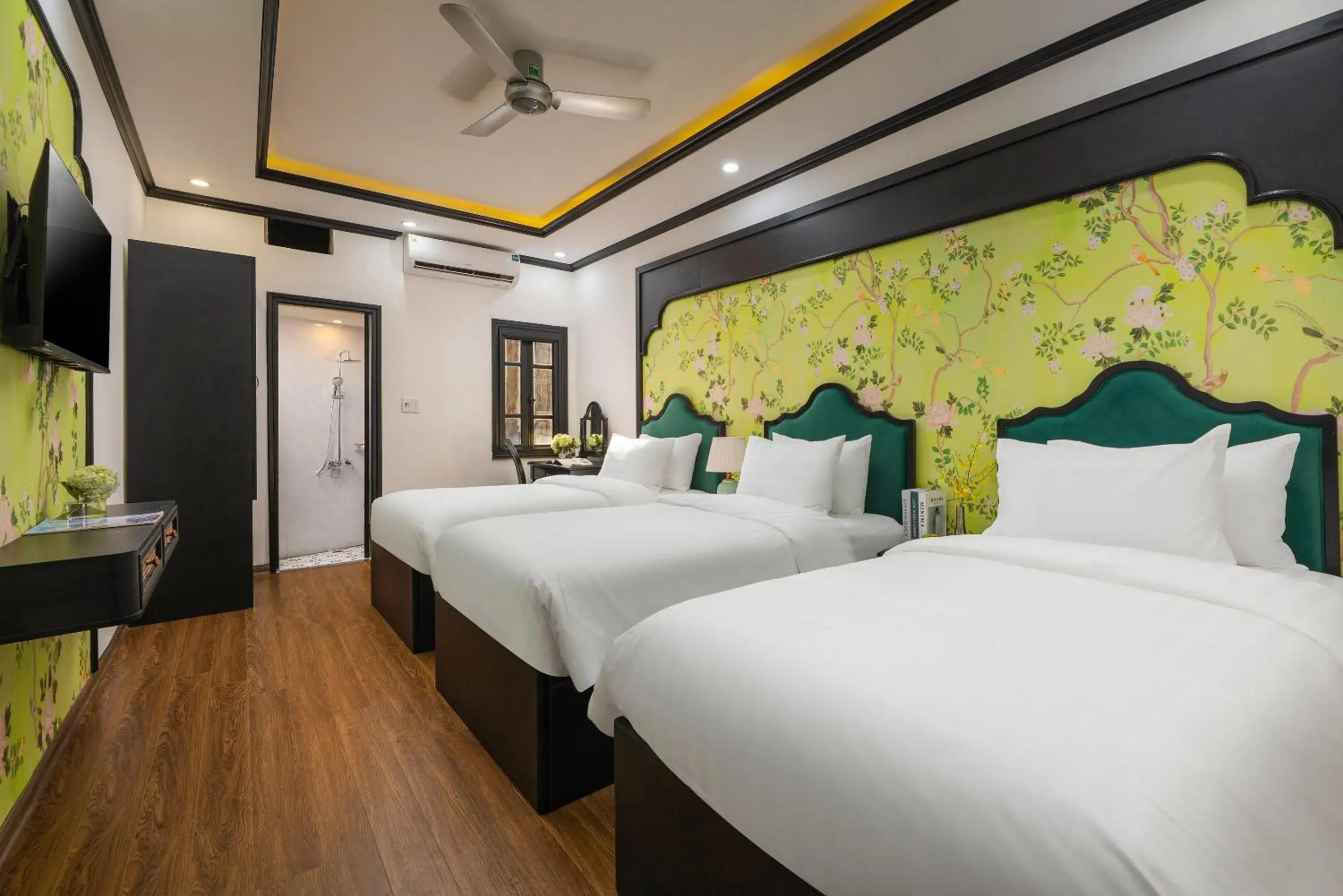 Triple Room with City View in Hanoi Jasmine Premium Hotel & Travel Triple Room with City View in Hanoi Jasmine Premium Hotel & Travel