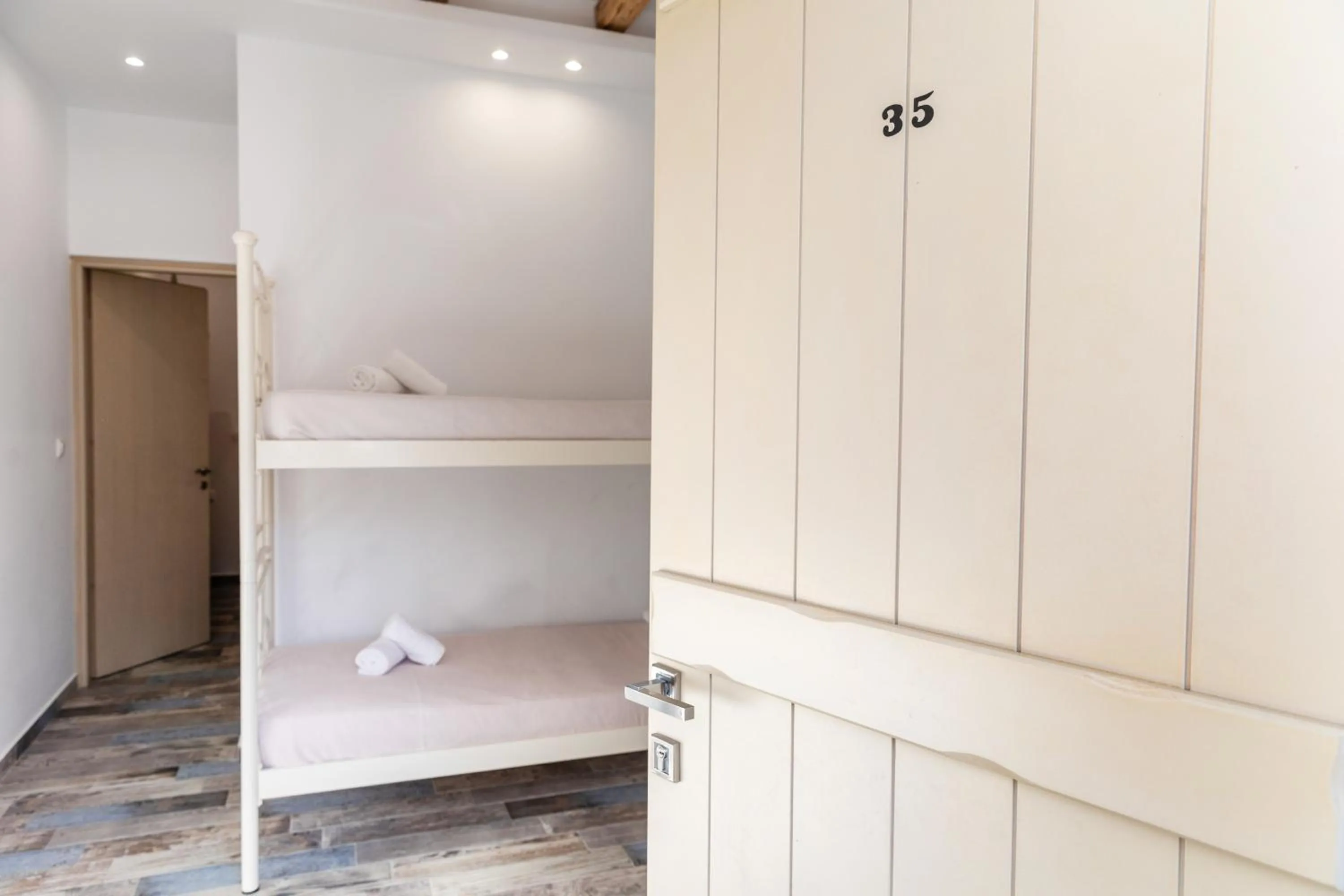 Photo of the whole room, Bed in Depis luxury suites