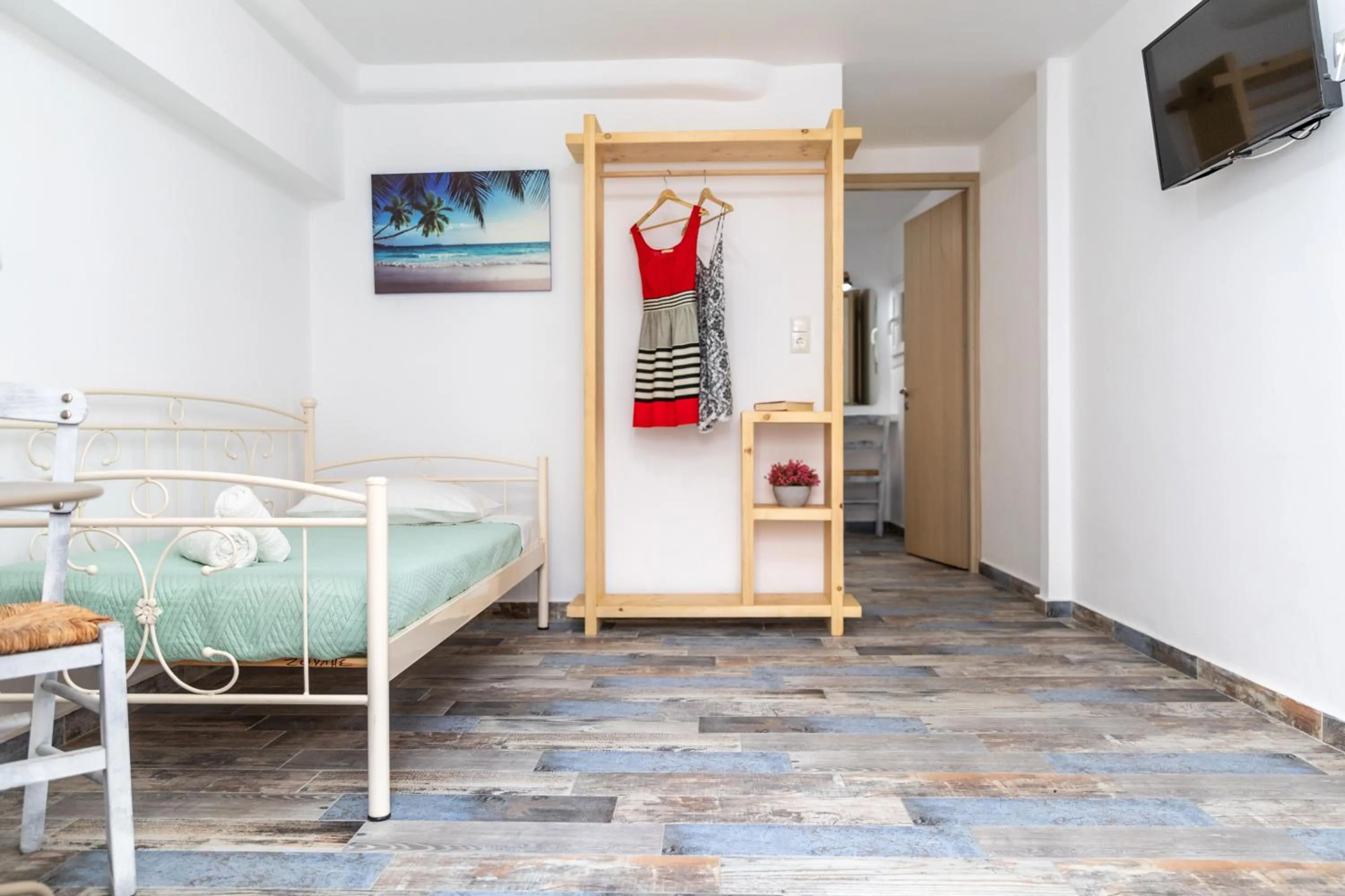 Seating area, Bed in Depis luxury suites