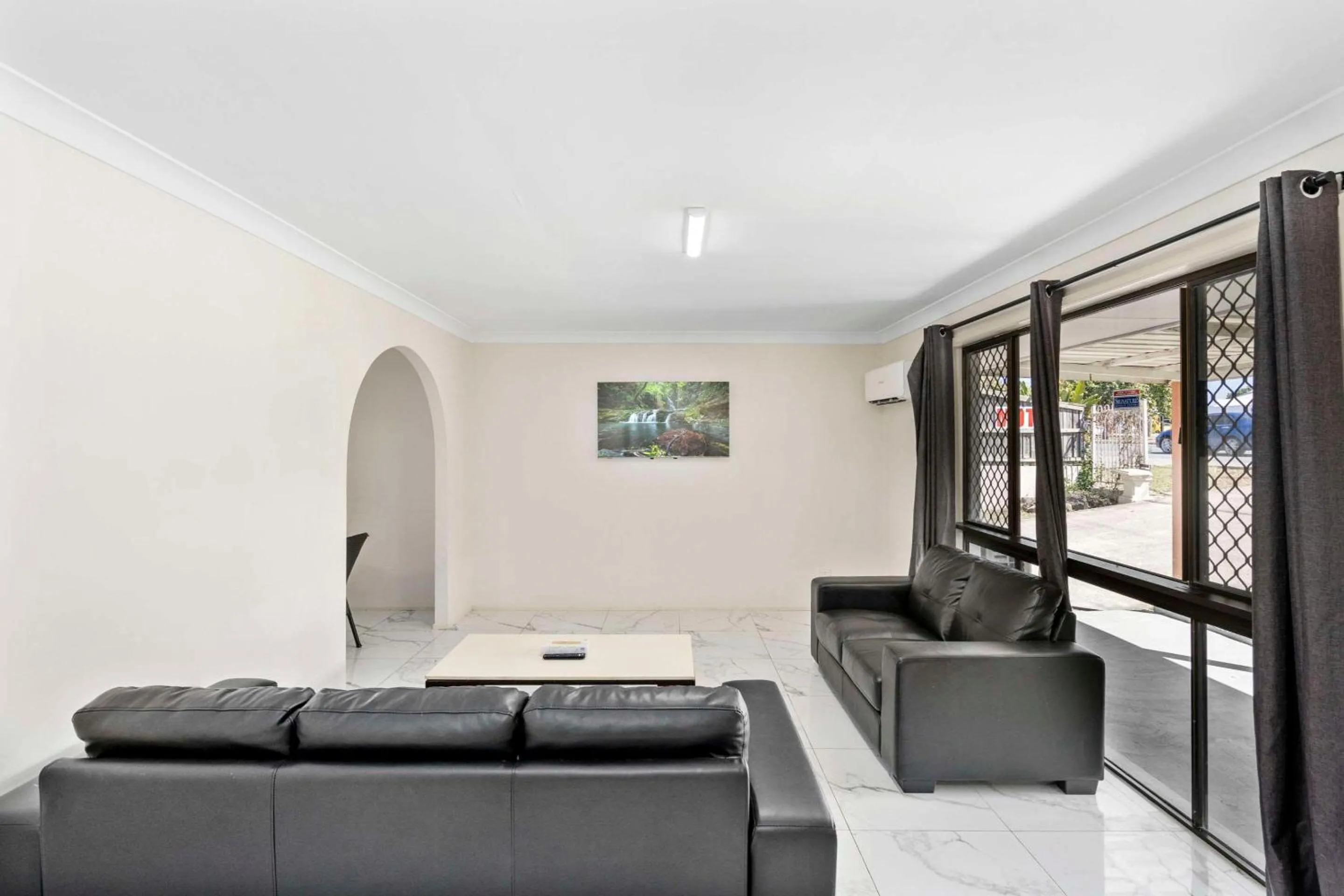 Bedroom in Econo Lodge Waterford