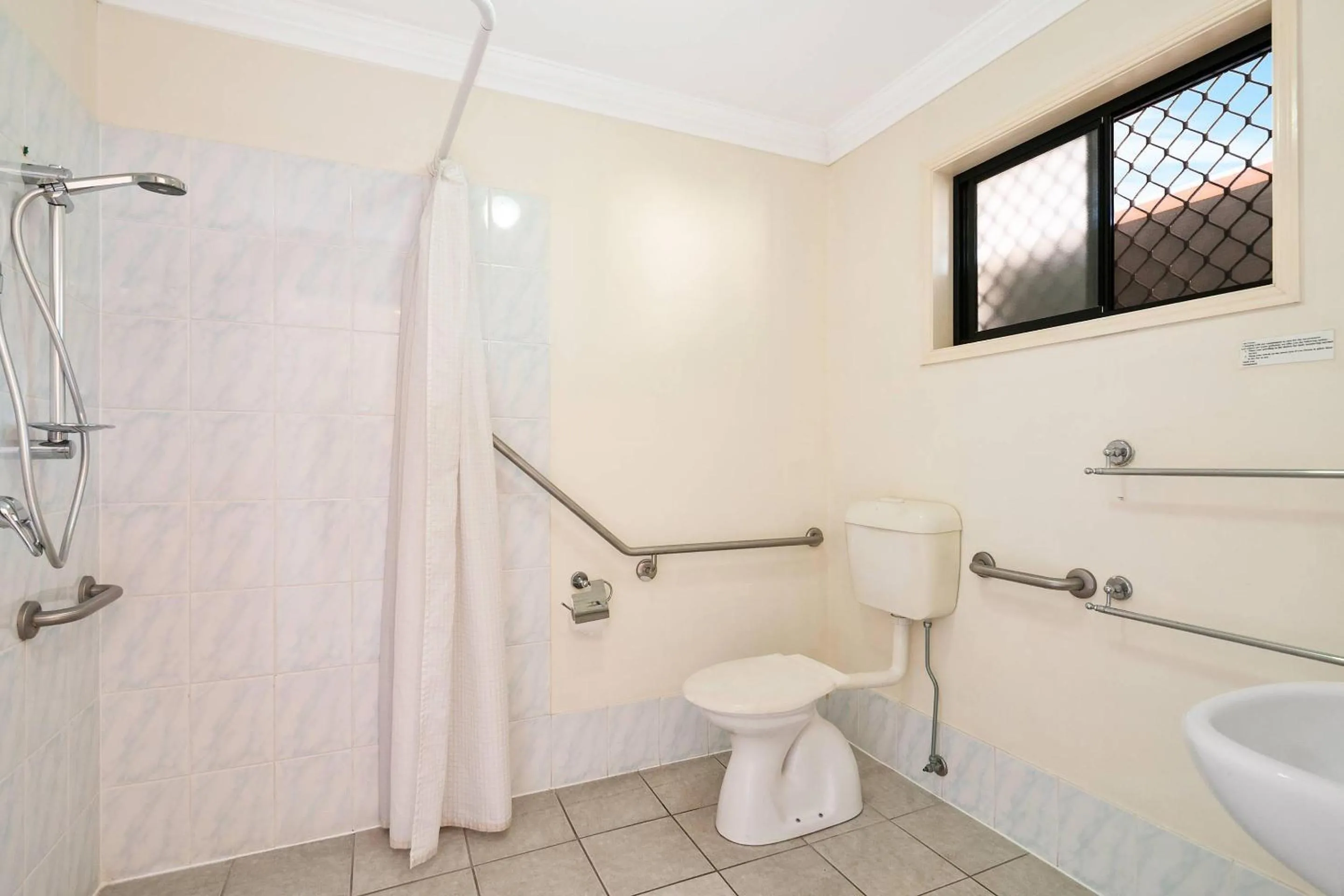 Bedroom in Econo Lodge Waterford