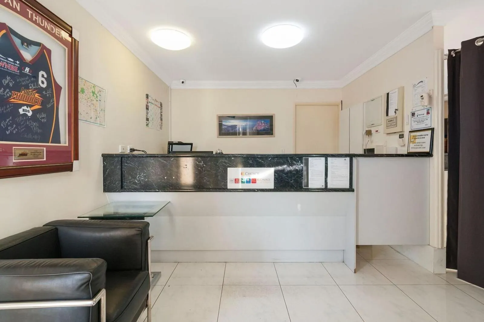 Staff in Econo Lodge Waterford