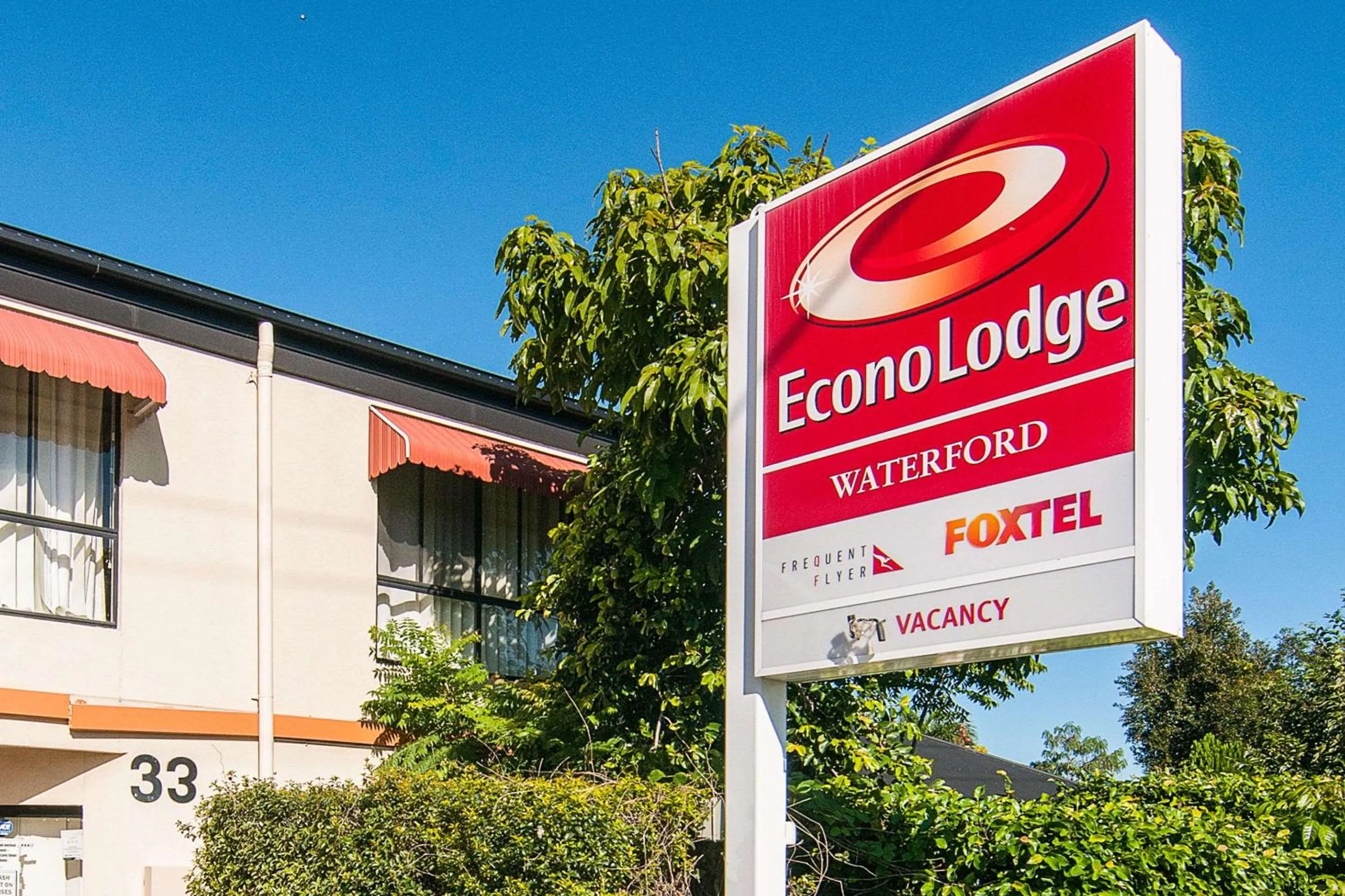 Property building in Econo Lodge Waterford