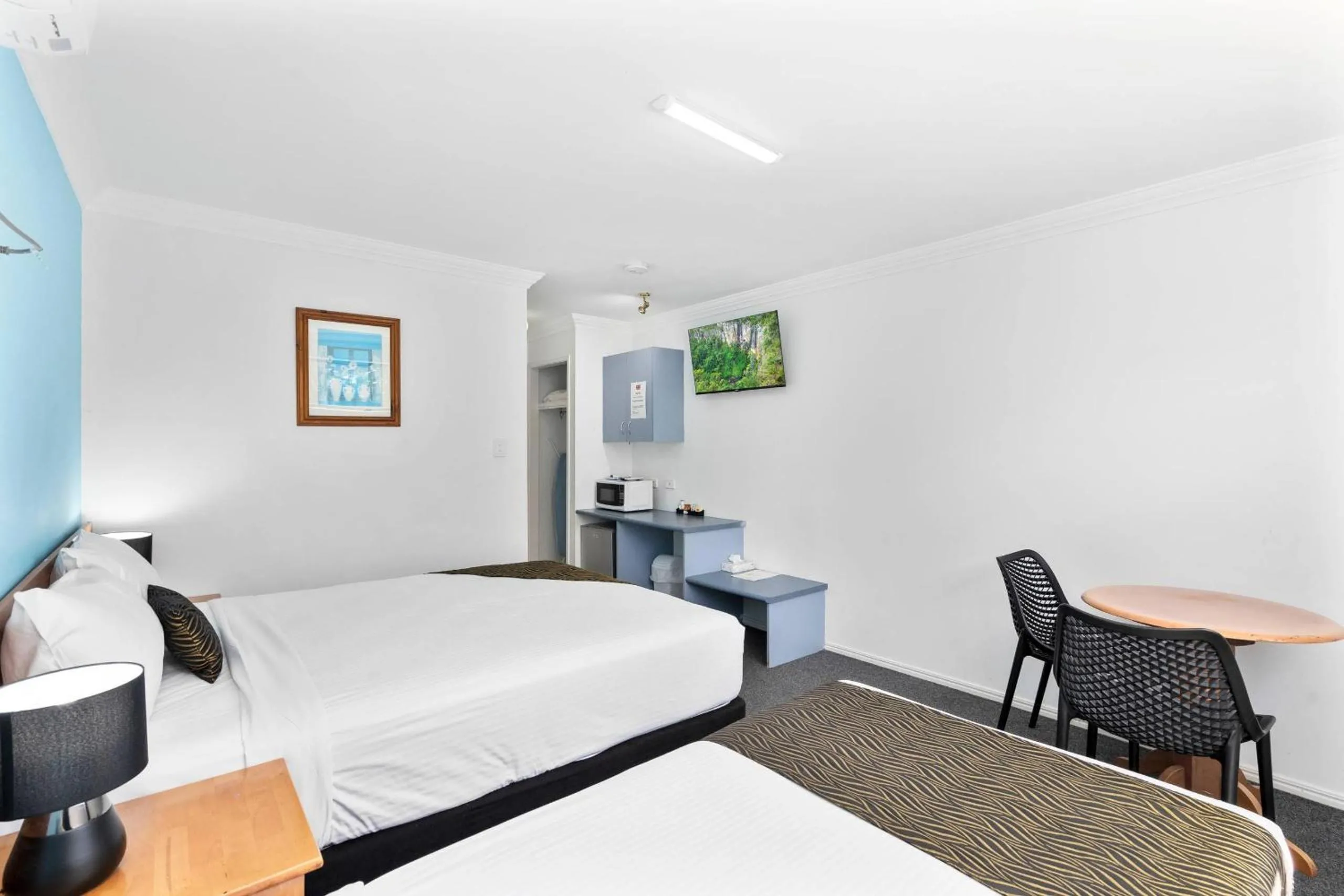 Bedroom, Bed in Econo Lodge Waterford