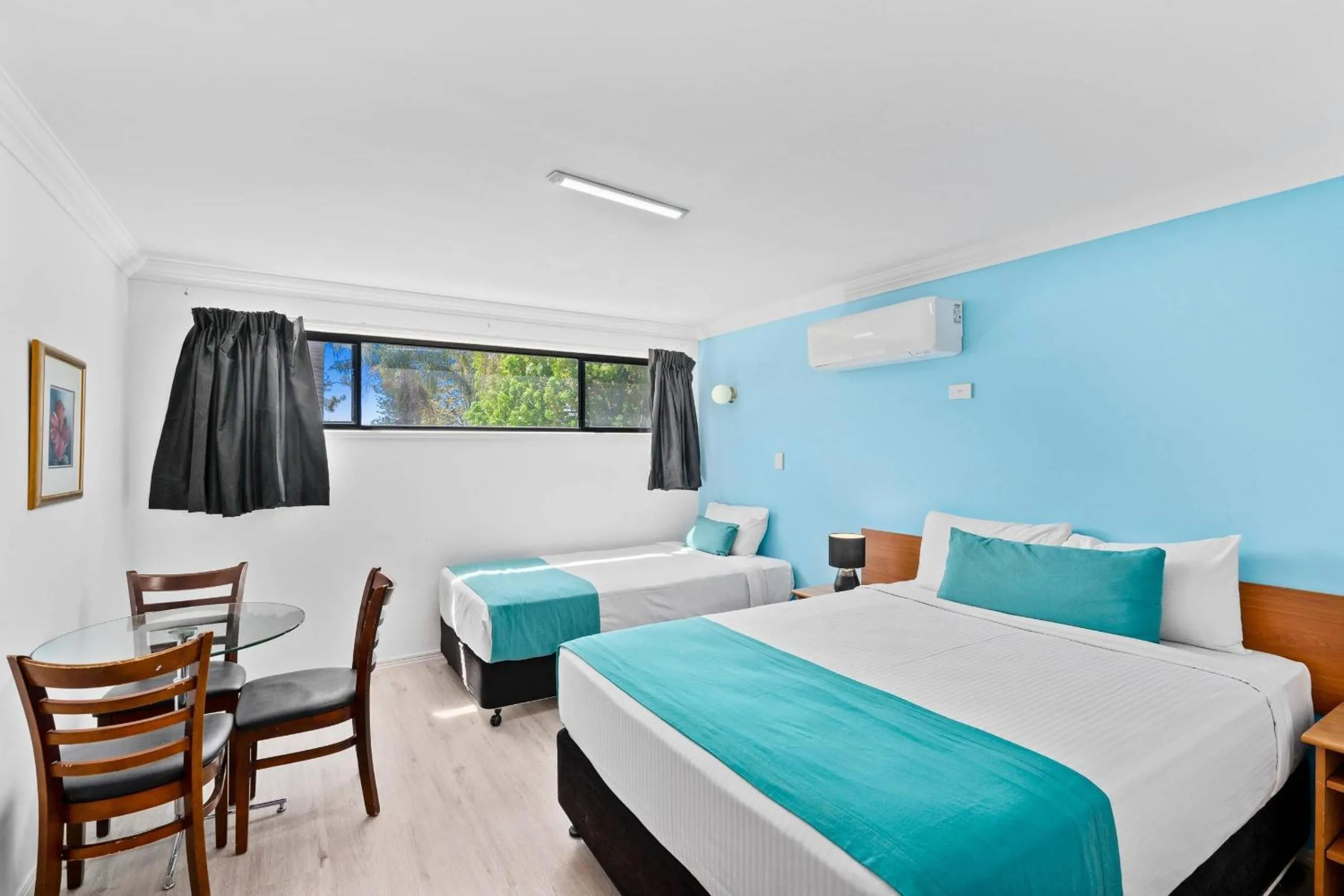 Bedroom, Bed in Econo Lodge Waterford