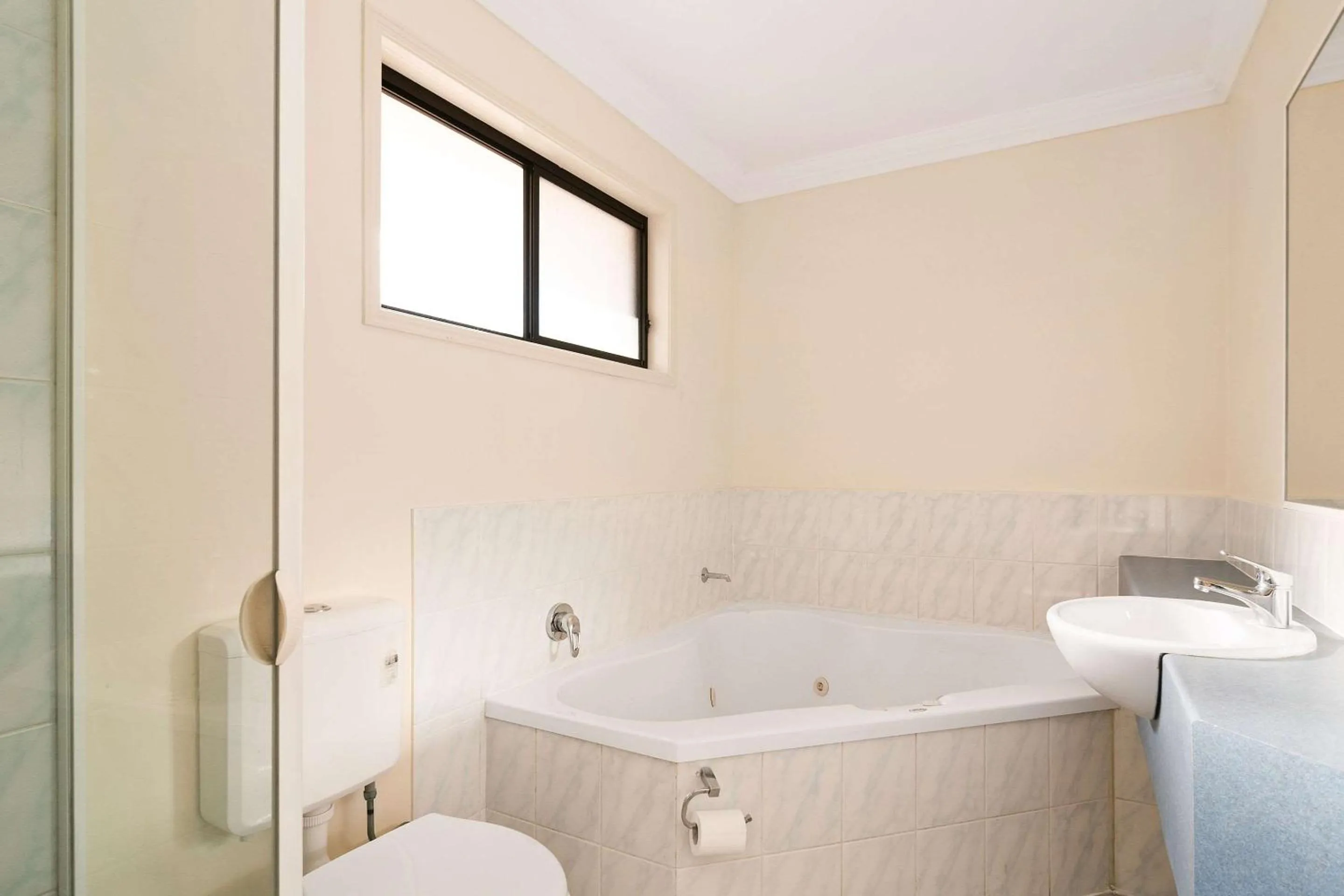 Bedroom in Econo Lodge Waterford