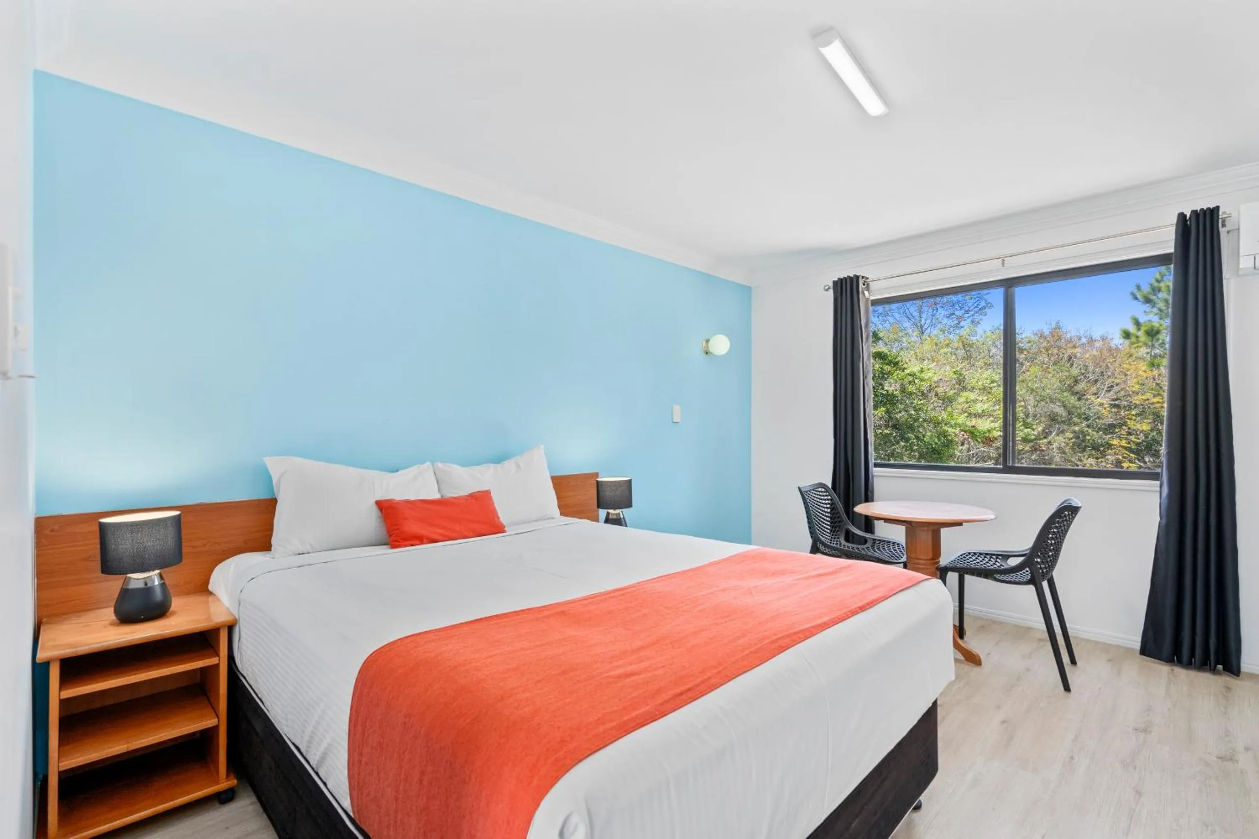 View (from property/room), Bed in Econo Lodge Waterford