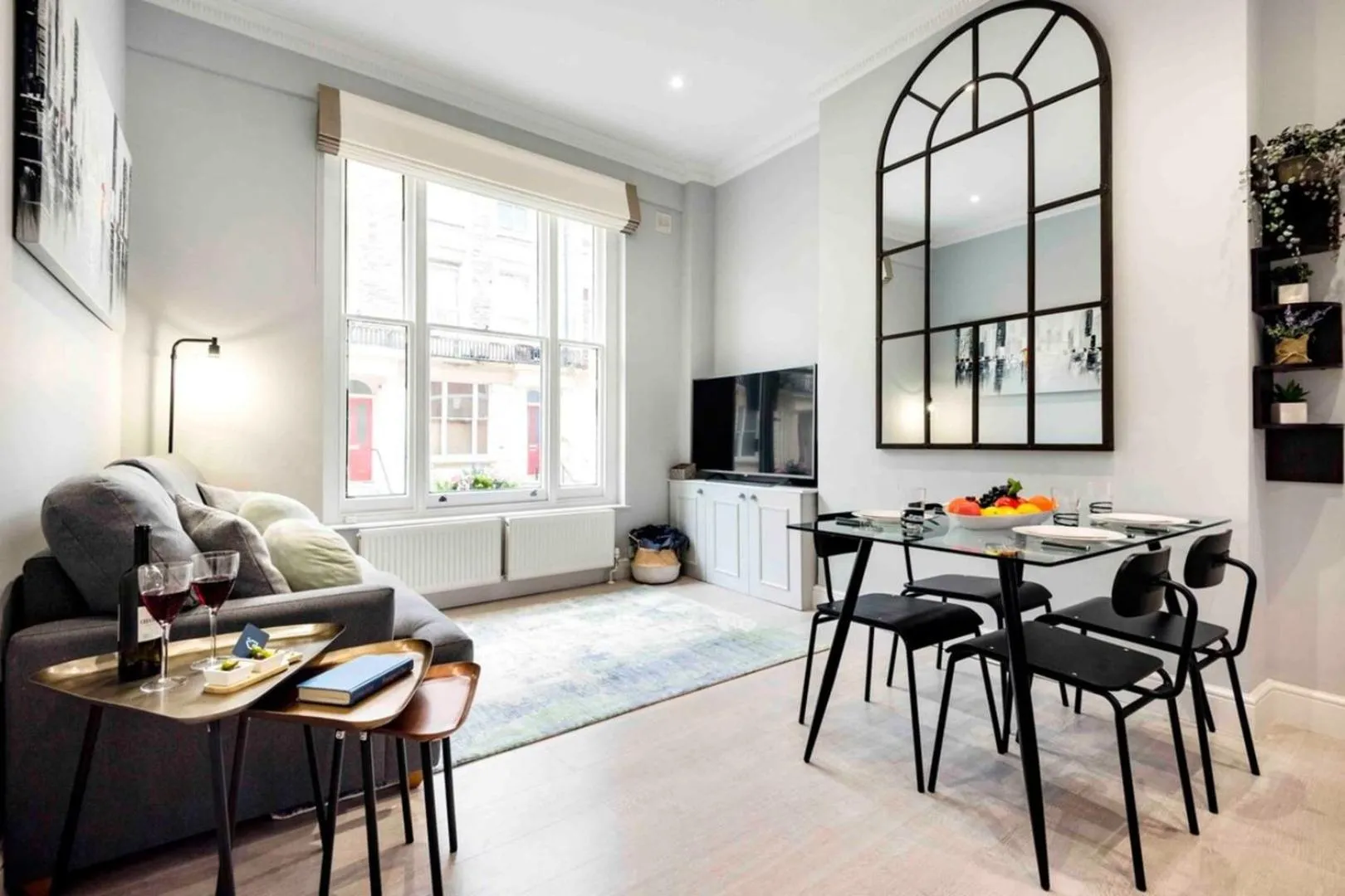Bright and Modern Bayswater Apartment