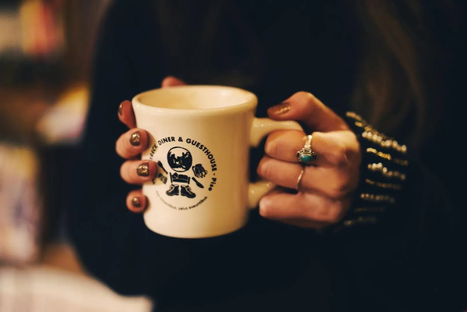 Coffee/tea facilities in Worldtreck Dinner & Guesthouse Pise