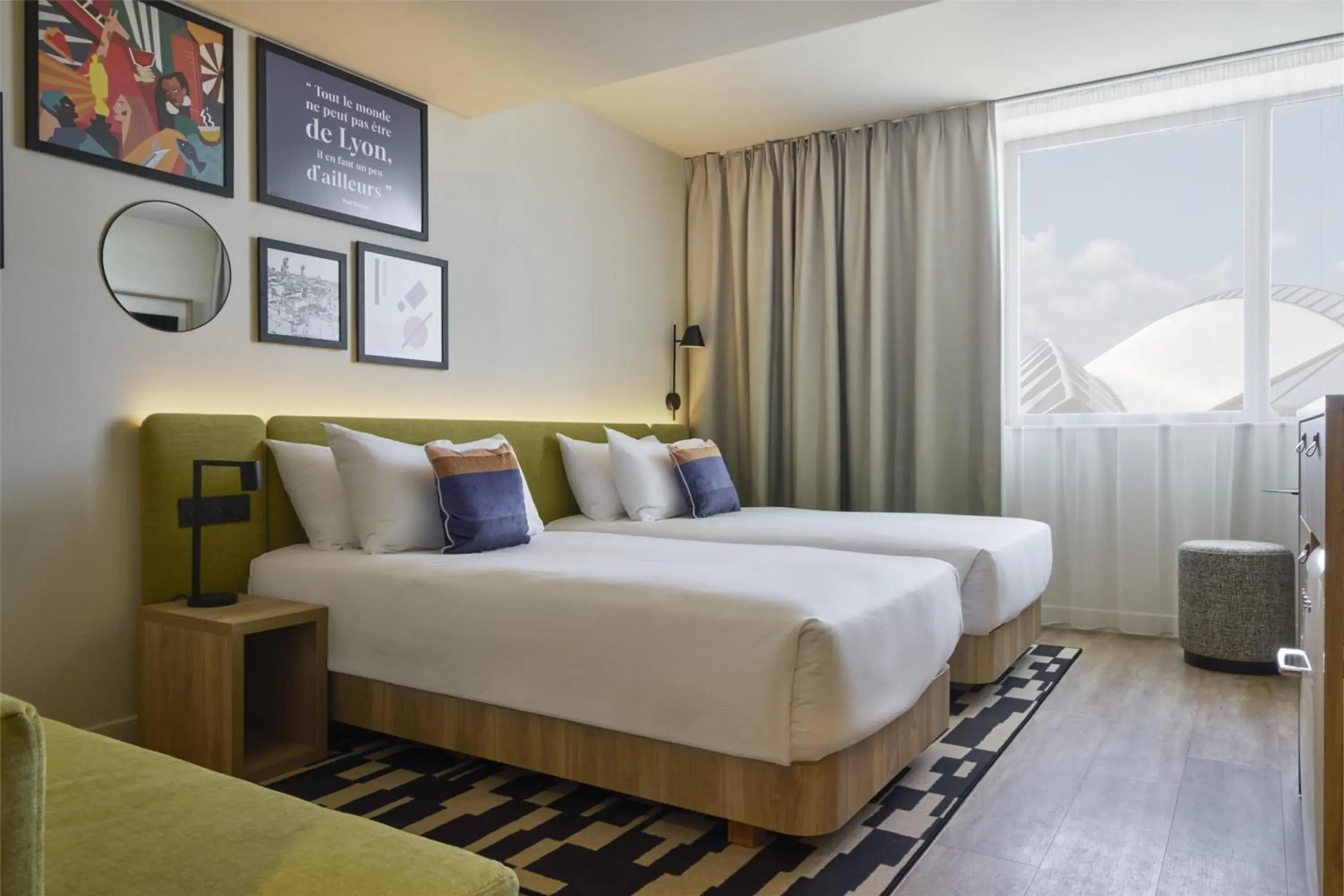 Bed in Hampton By Hilton Lyon Airport Bed in Hampton By Hilton Lyon Airport