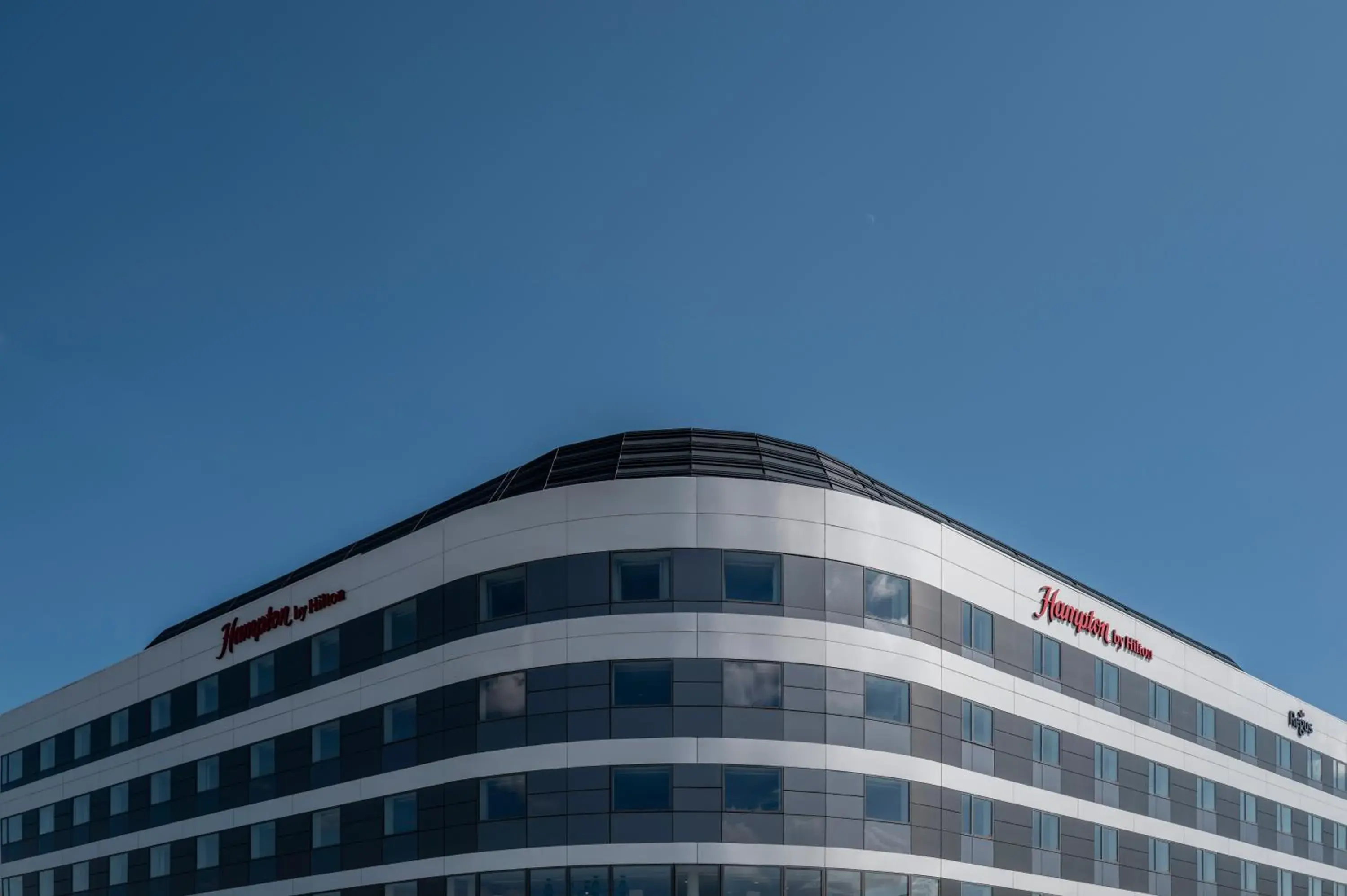 Property building in Hampton By Hilton Lyon Airport Property building in Hampton By Hilton Lyon Airport