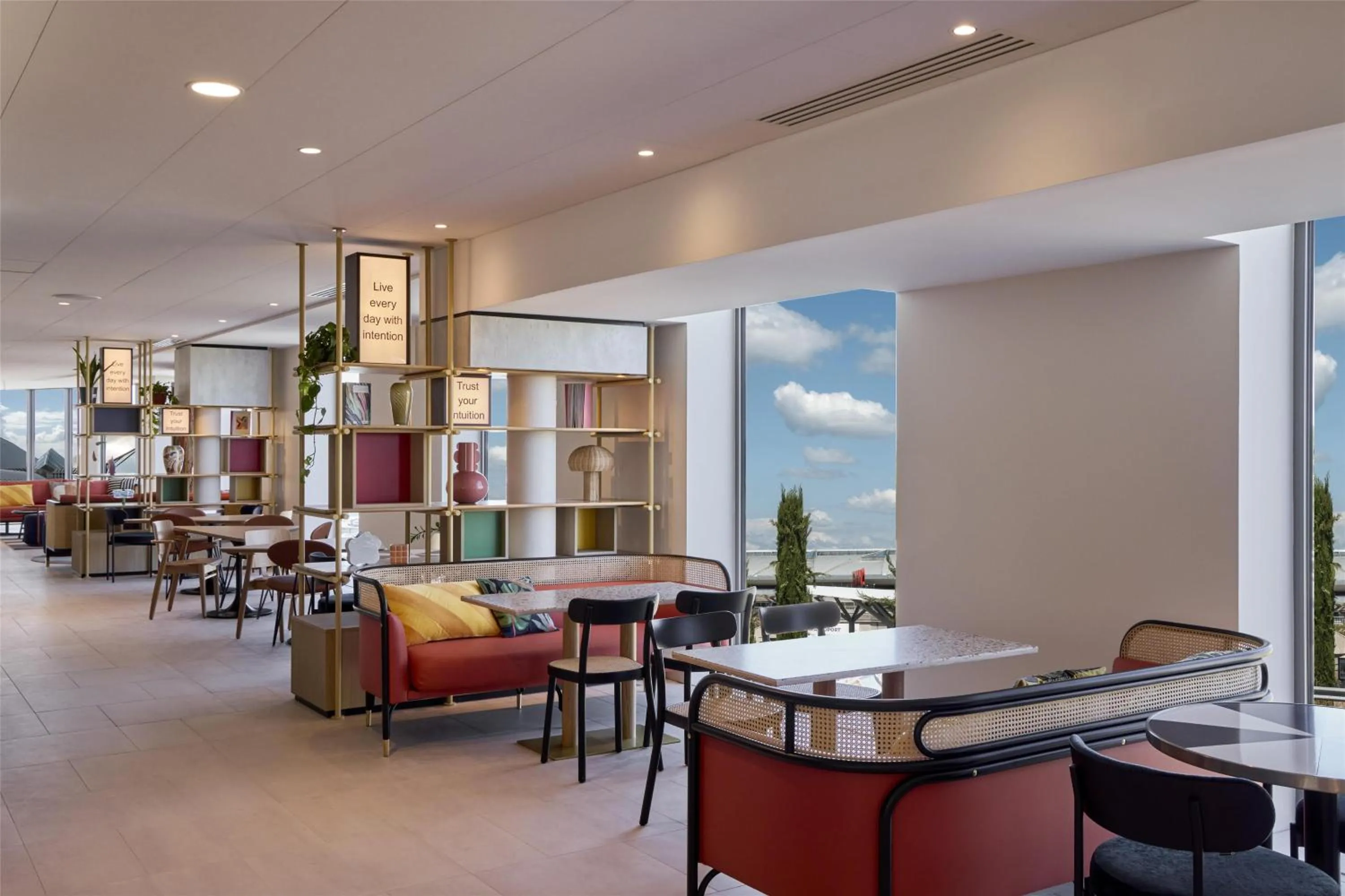 Restaurant/places to eat in Hampton By Hilton Lyon Airport