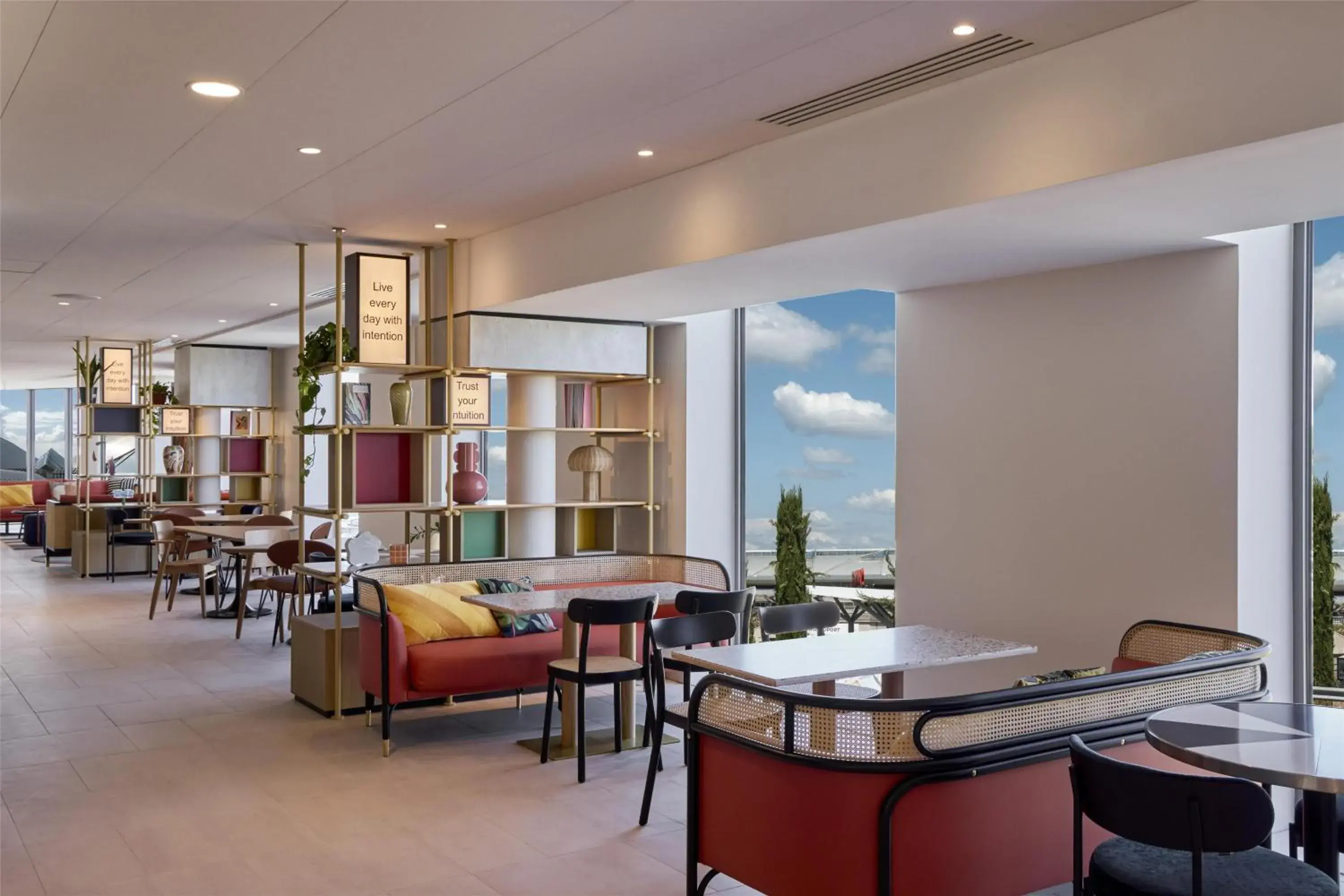 Restaurant/places to eat in Hampton By Hilton Lyon Airport Restaurant/places to eat in Hampton By Hilton Lyon Airport