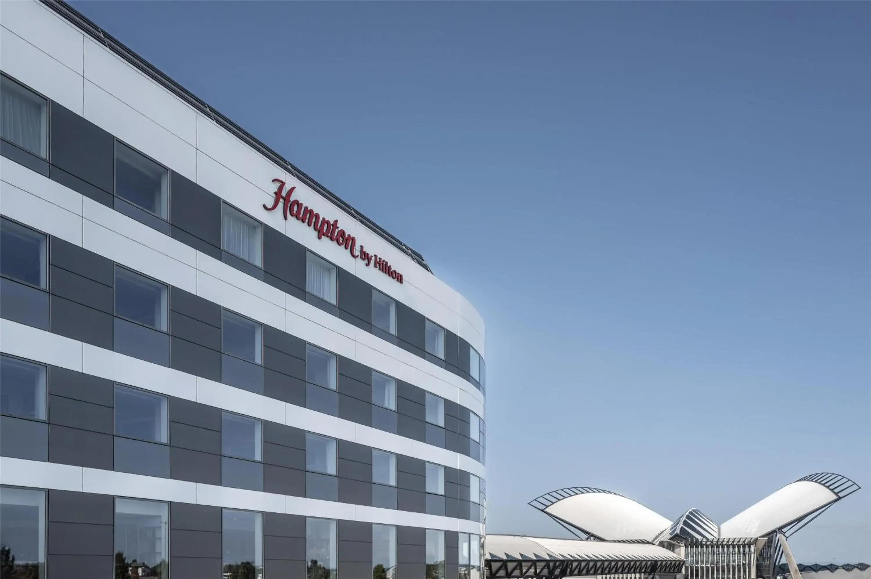 Property building in Hampton By Hilton Lyon Airport Property building in Hampton By Hilton Lyon Airport