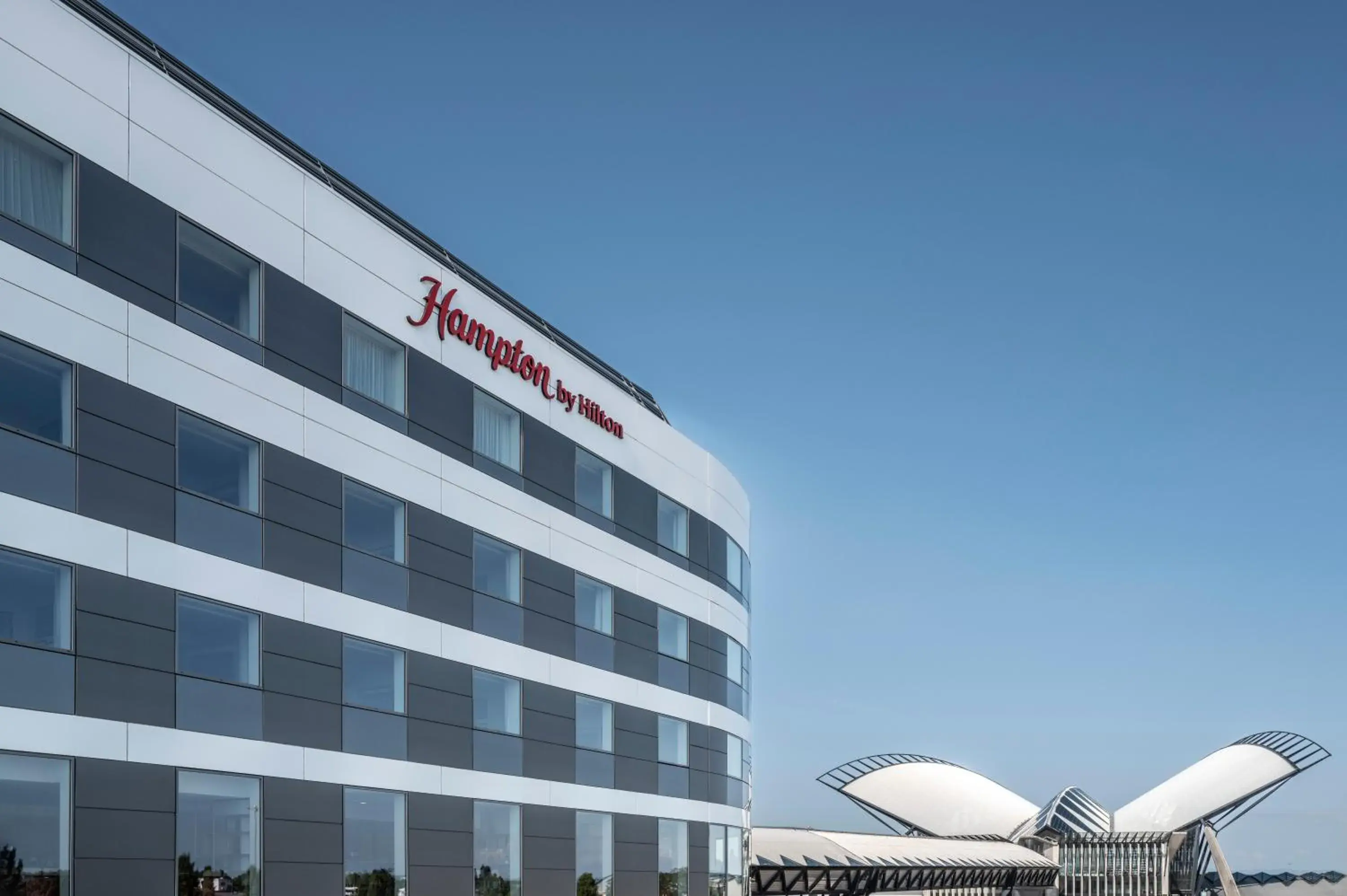 Property building in Hampton By Hilton Lyon Airport Property building in Hampton By Hilton Lyon Airport