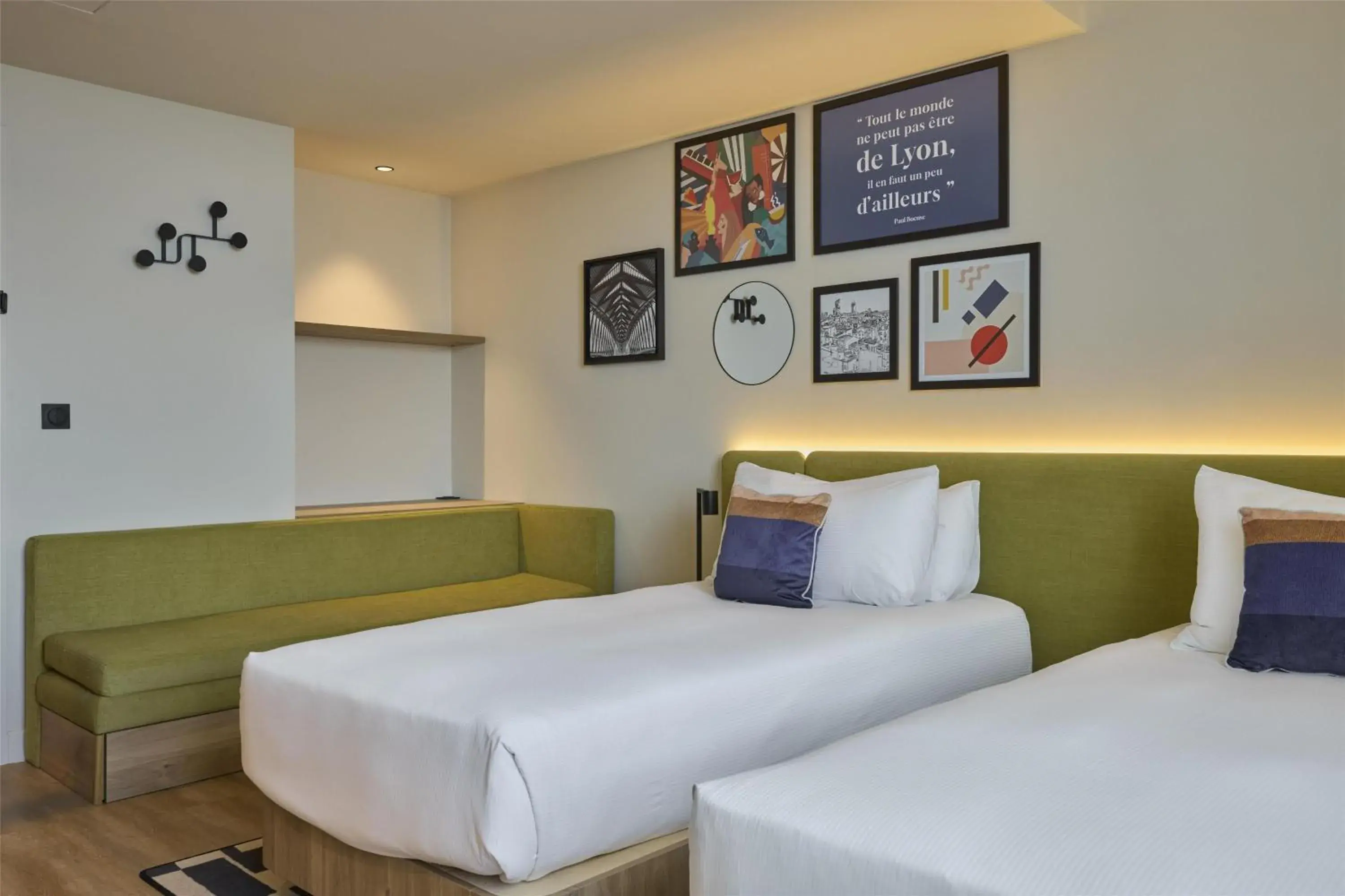 Living room, Bed in Hampton By Hilton Lyon Airport Living room, Bed in Hampton By Hilton Lyon Airport