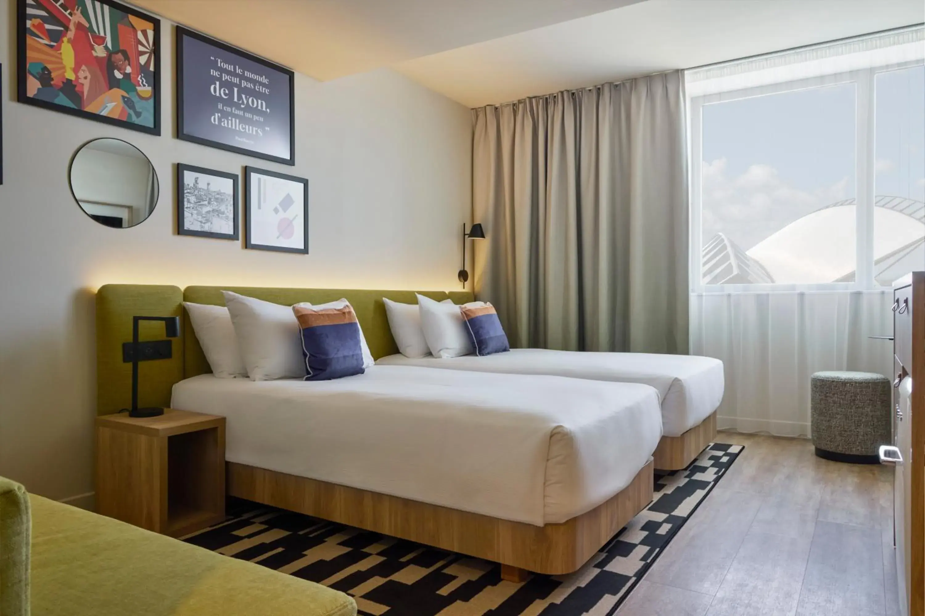 Bed in Hampton By Hilton Lyon Airport Bed in Hampton By Hilton Lyon Airport