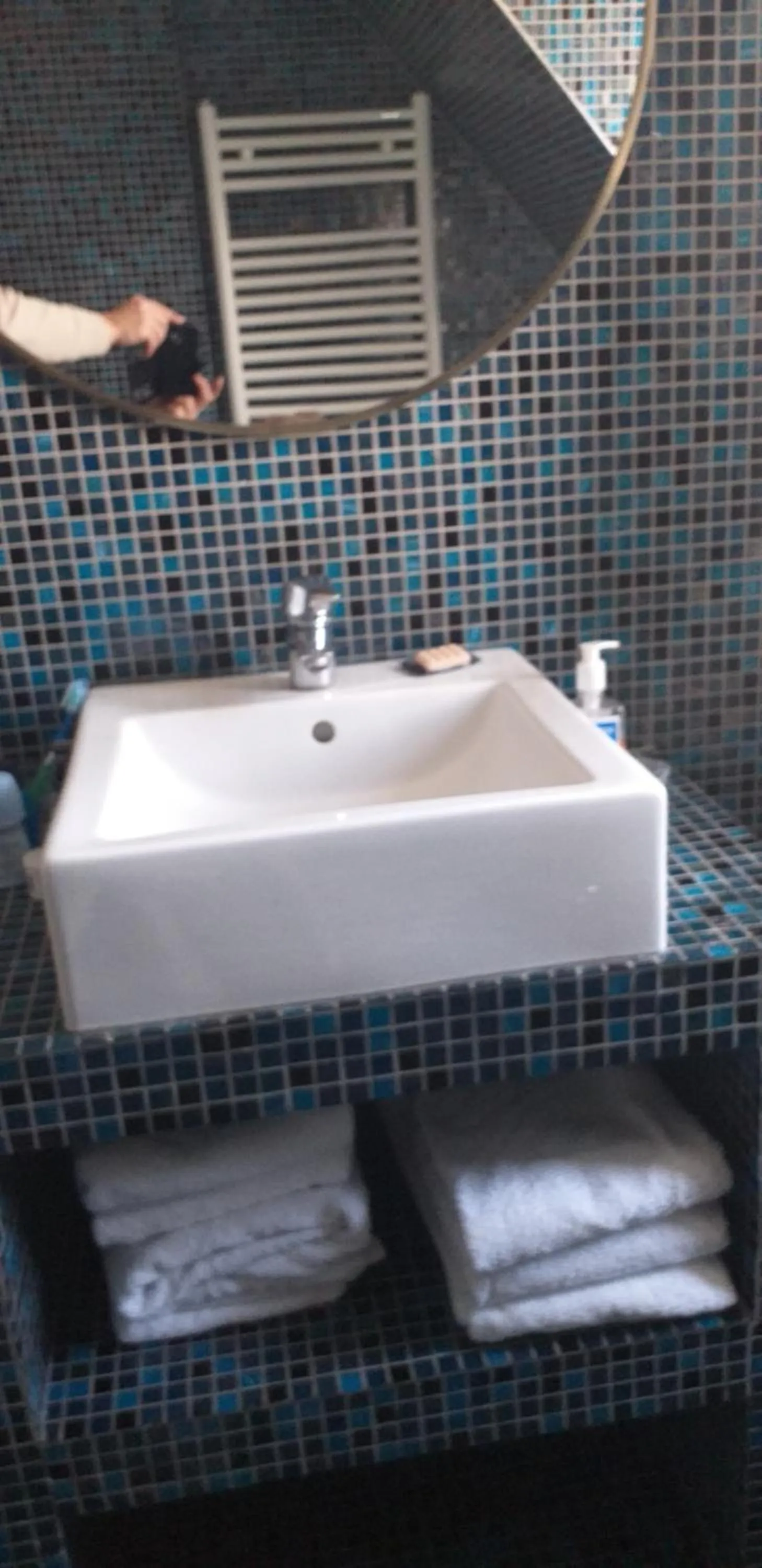 Bathroom in Hôtel Jeanne d'Arc Le Marais