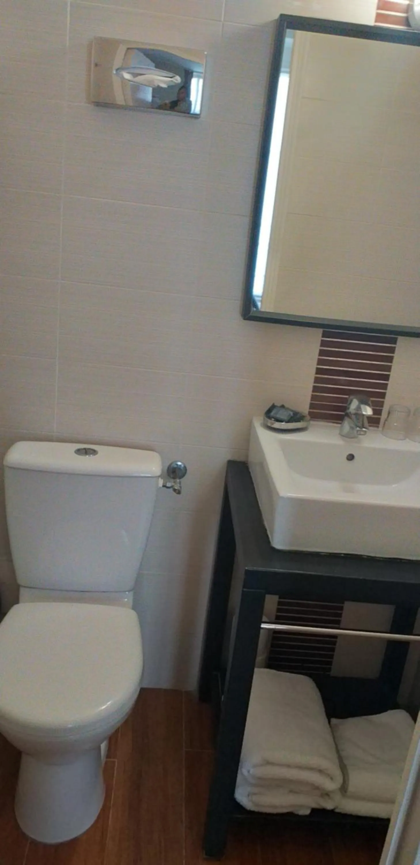 Bathroom in Hôtel Jeanne d'Arc Le Marais