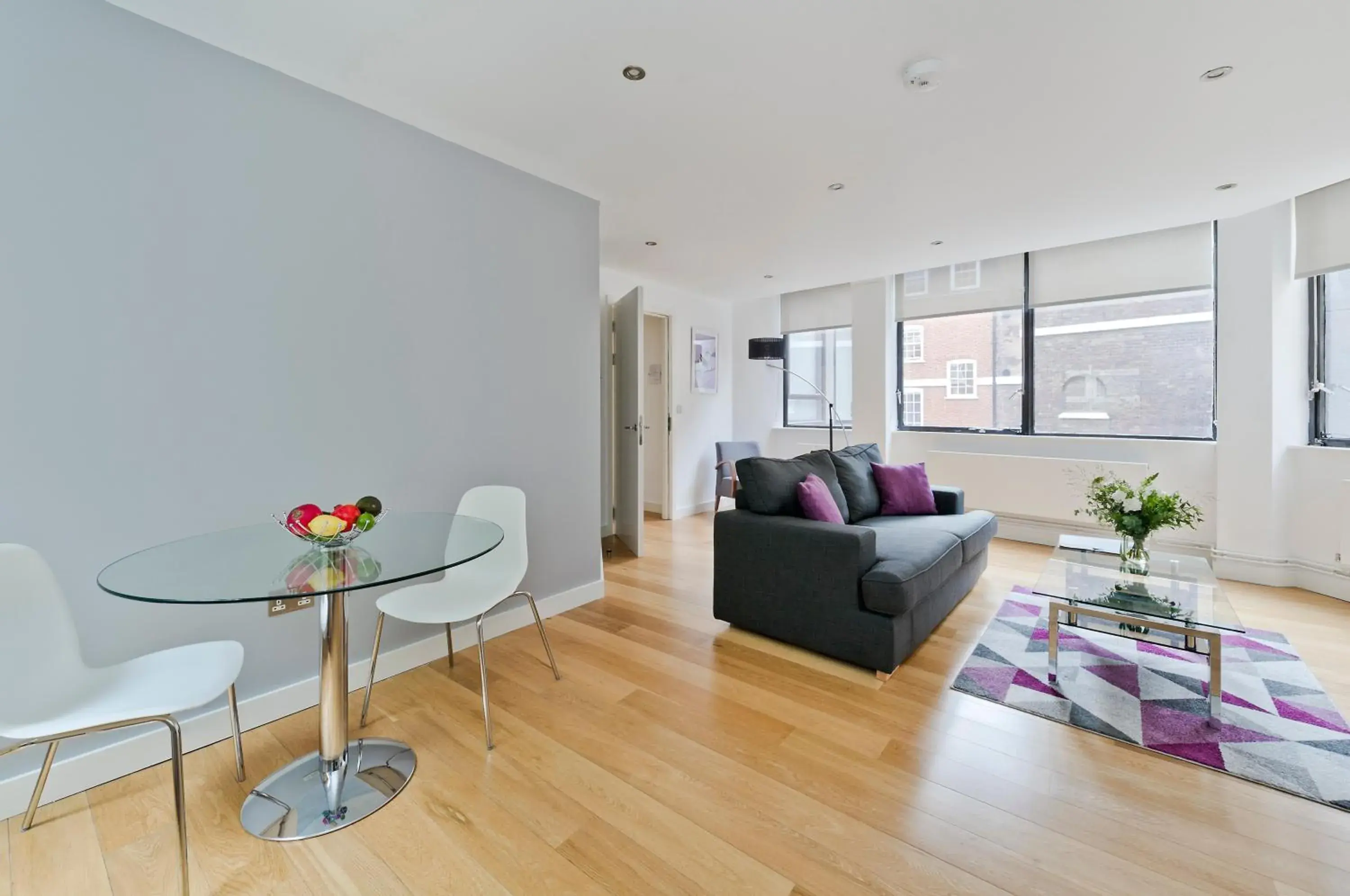 Living room in Red Lion Court by City2Stay Living room in Red Lion Court by City2Stay